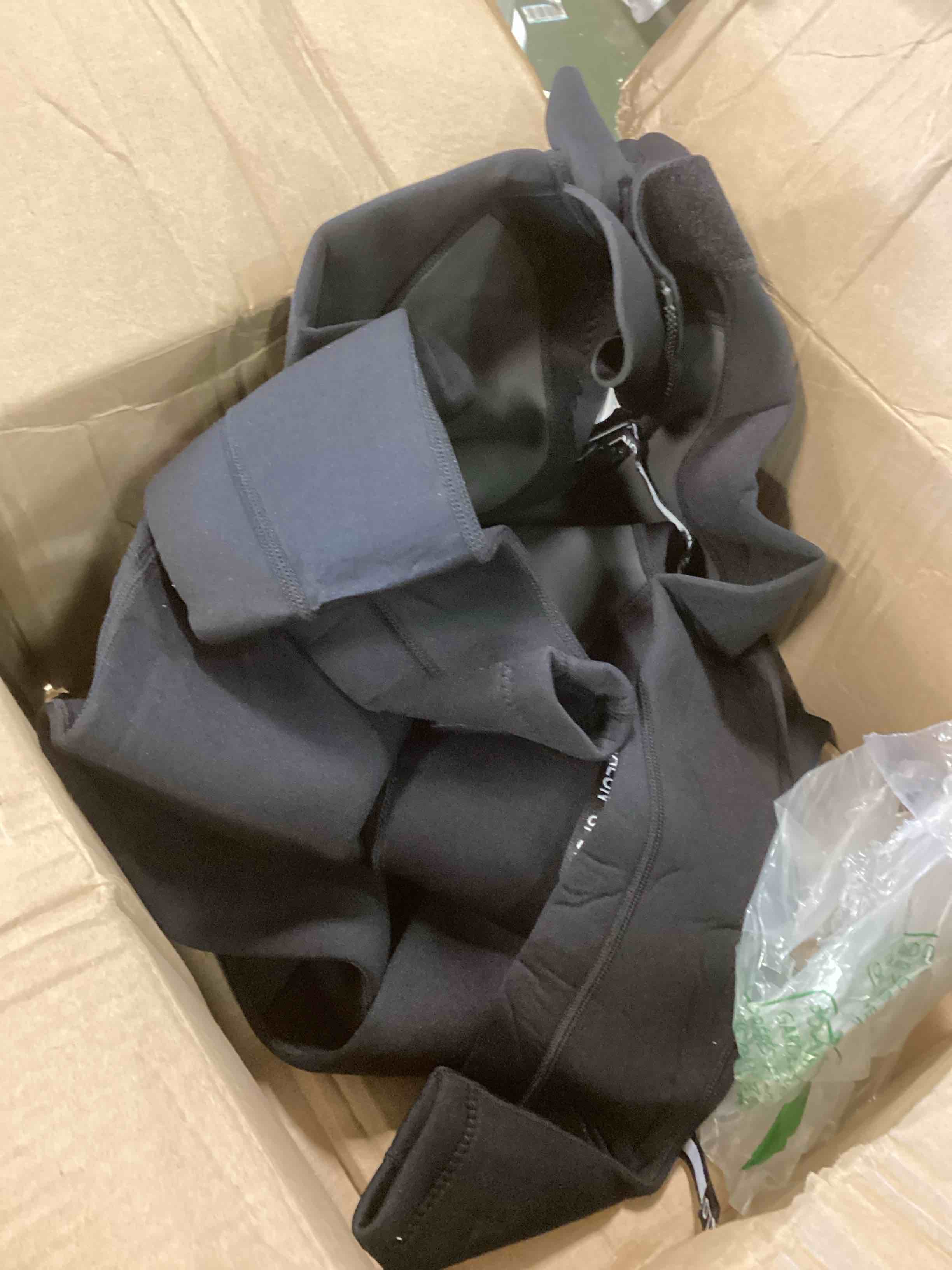 https://s3.amazonaws.com/lotting-images-prod/bidfta/BLU4792101_1703696130276.jpeg