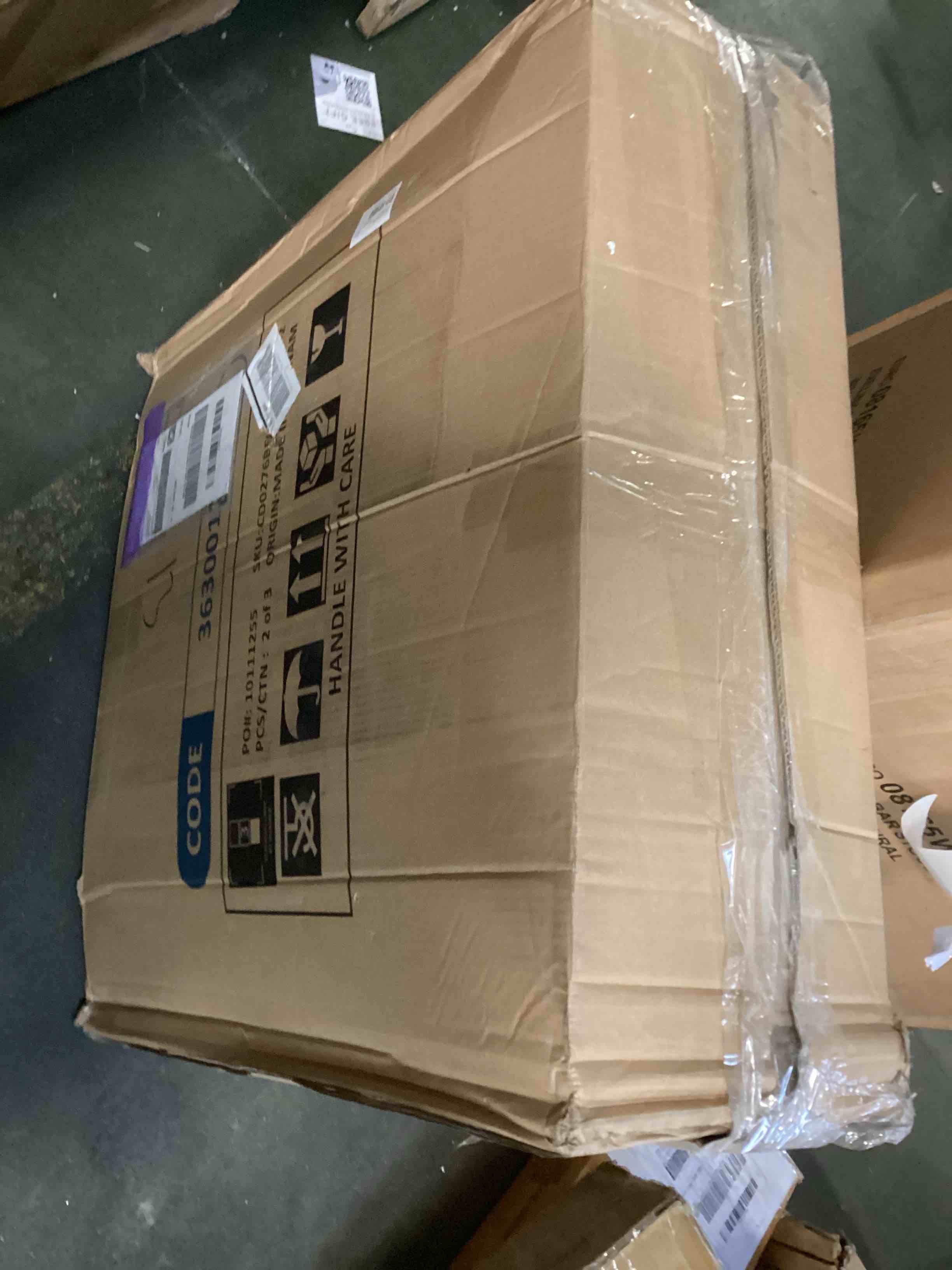 https://s3.amazonaws.com/lotting-images-prod/bidfta/BLU4792266_1703773072661.jpeg