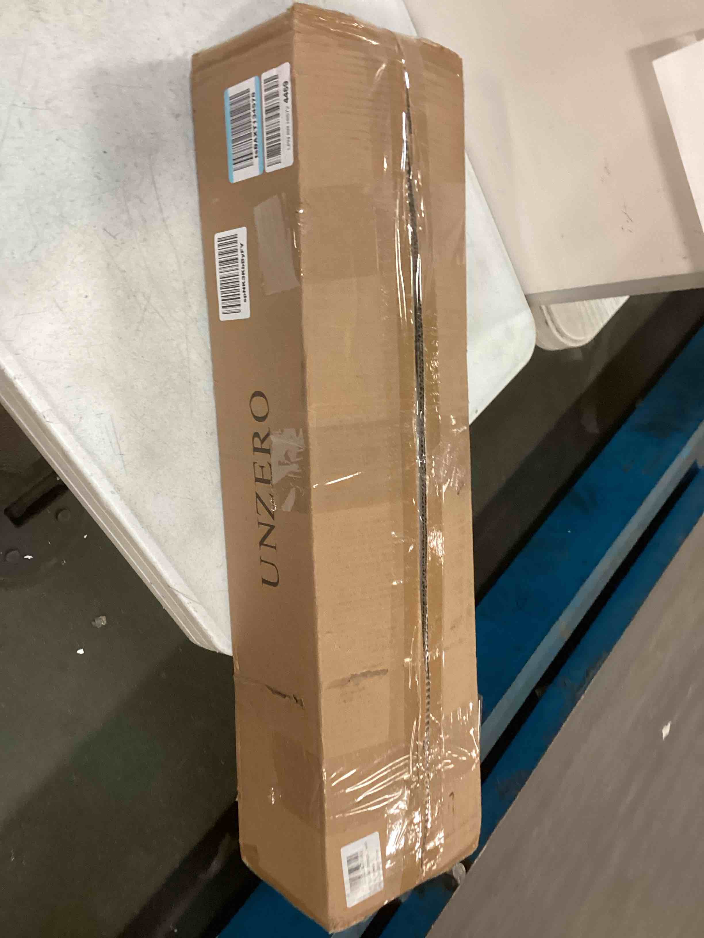 https://s3.amazonaws.com/lotting-images-prod/bidfta/BLU4792928_1704377483929.jpeg