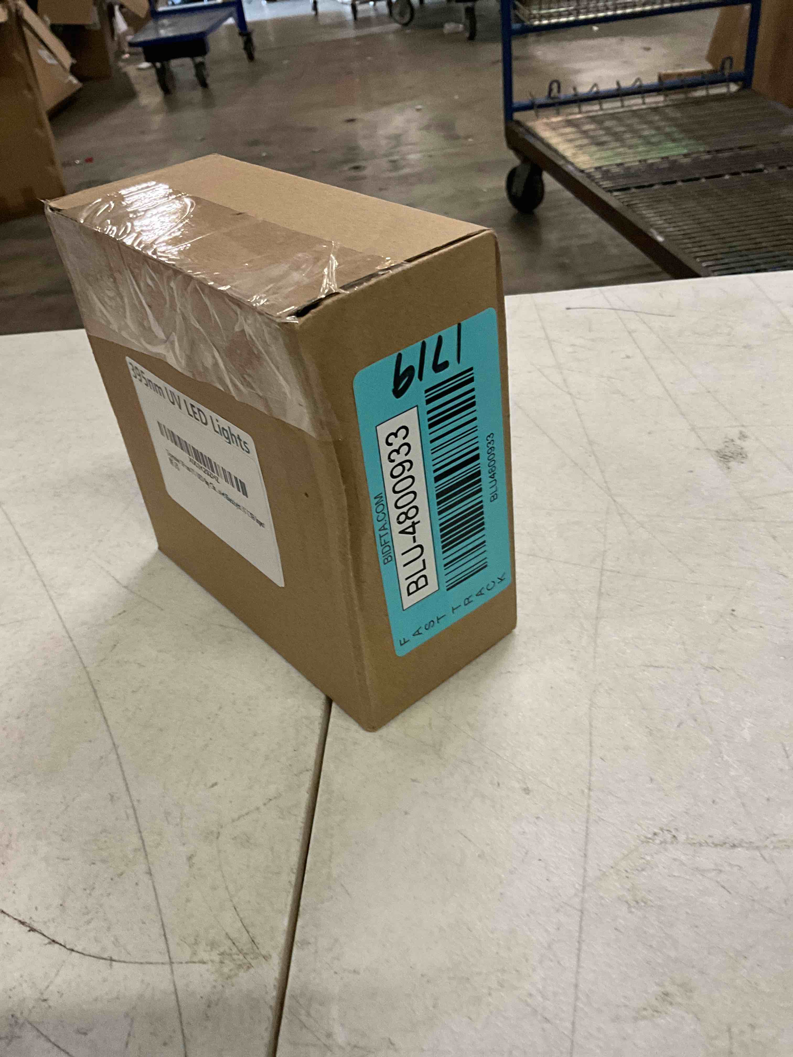 https://s3.amazonaws.com/lotting-images-prod/bidfta/BLU4800933_1693432704761.jpeg