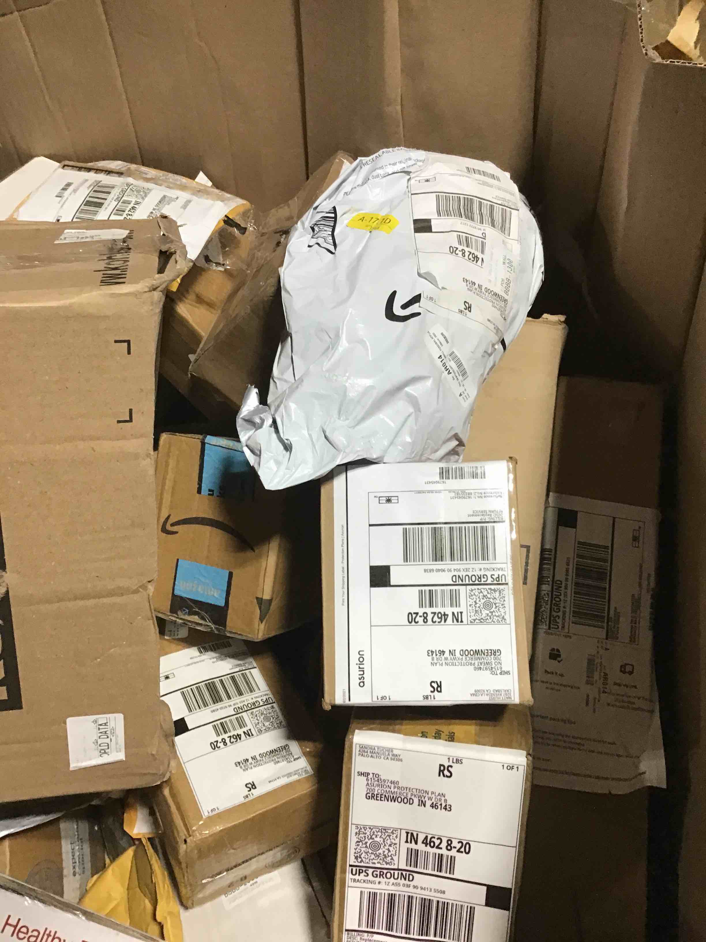 https://s3.amazonaws.com/lotting-images-prod/bidfta/BLU4811661_1686345382097.jpeg