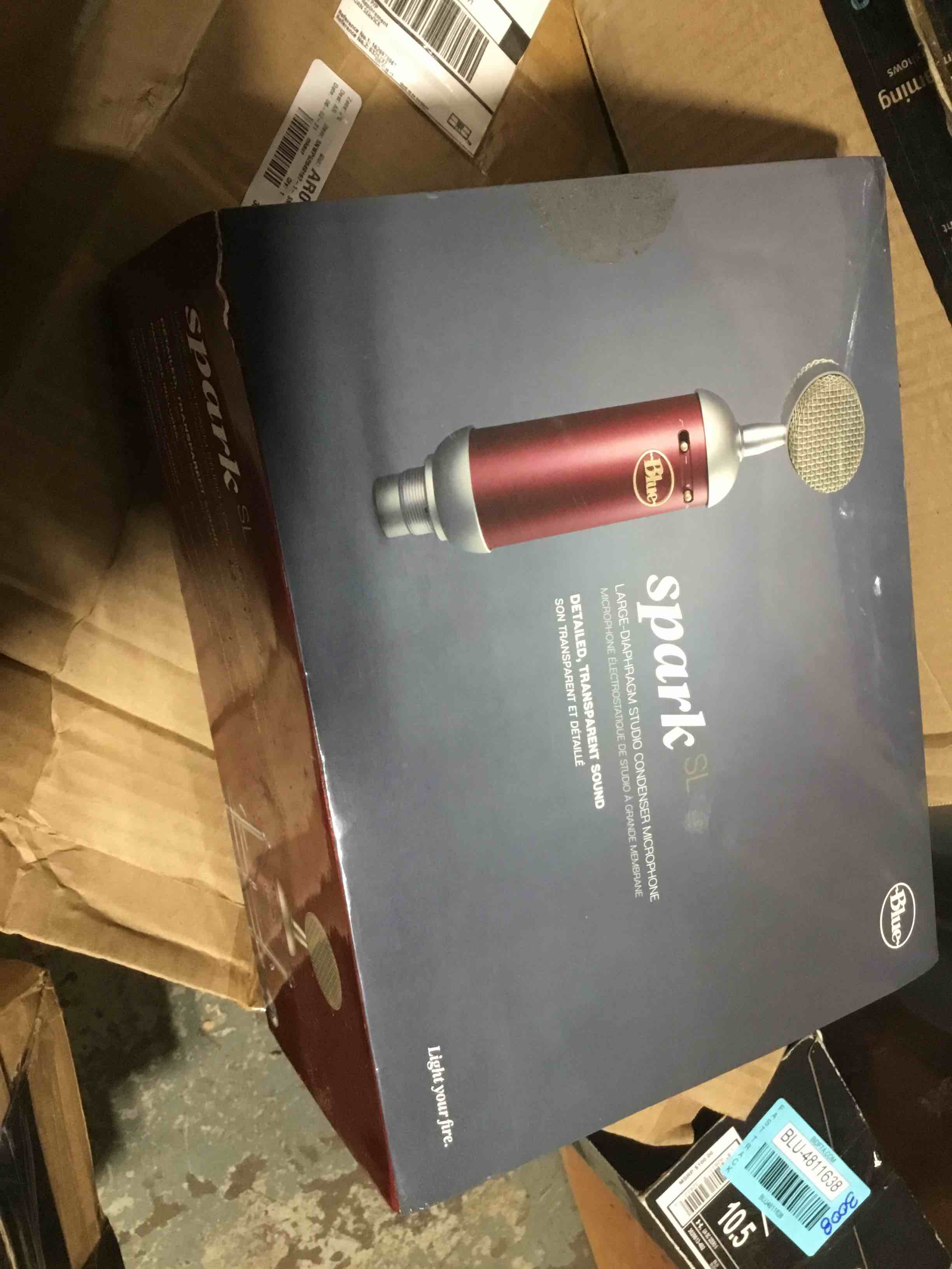 https://s3.amazonaws.com/lotting-images-prod/bidfta/BLU4811688_1686323013288.jpeg