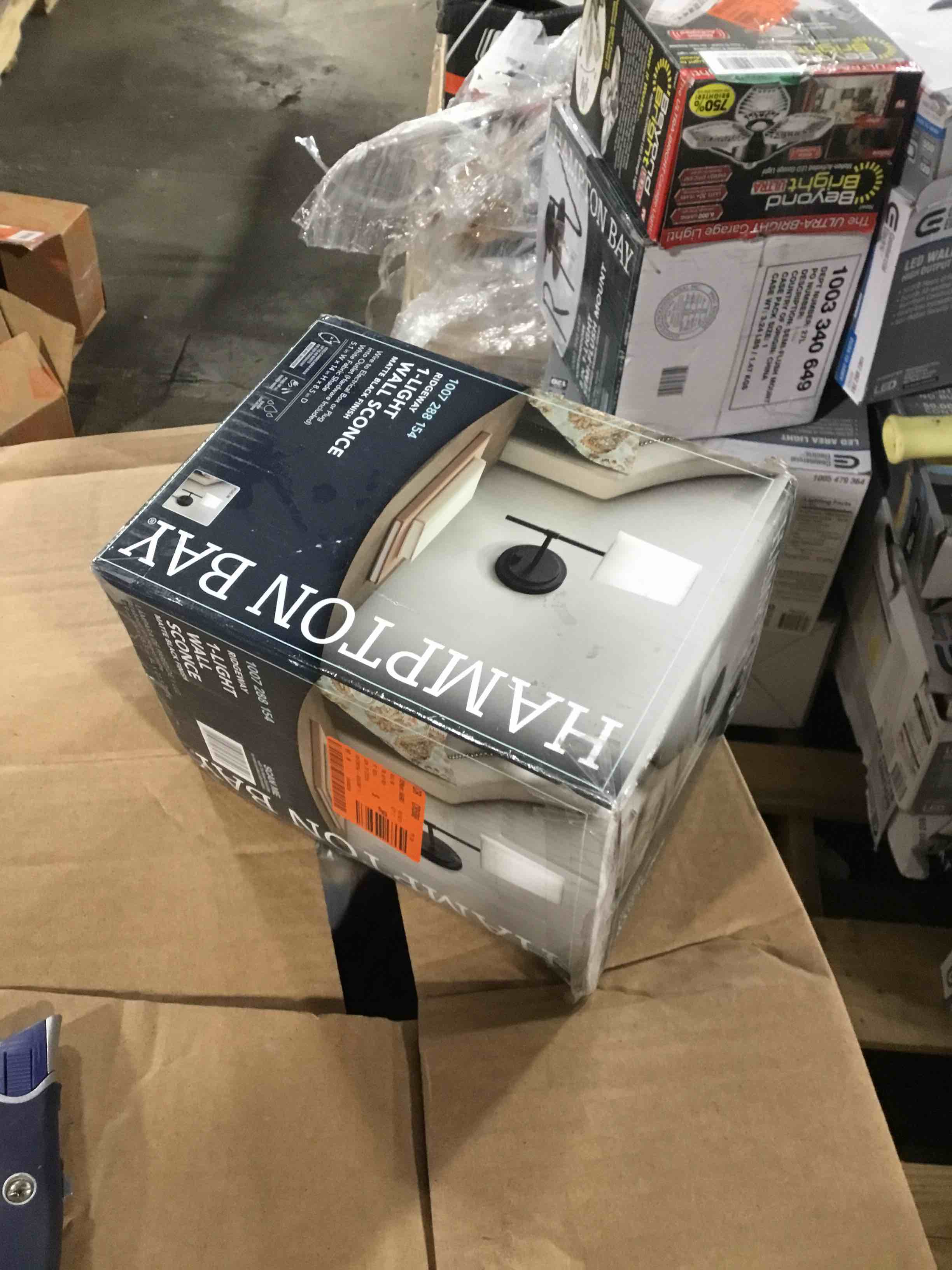 https://s3.amazonaws.com/lotting-images-prod/bidfta/BLU4812265_1691516857175.jpeg