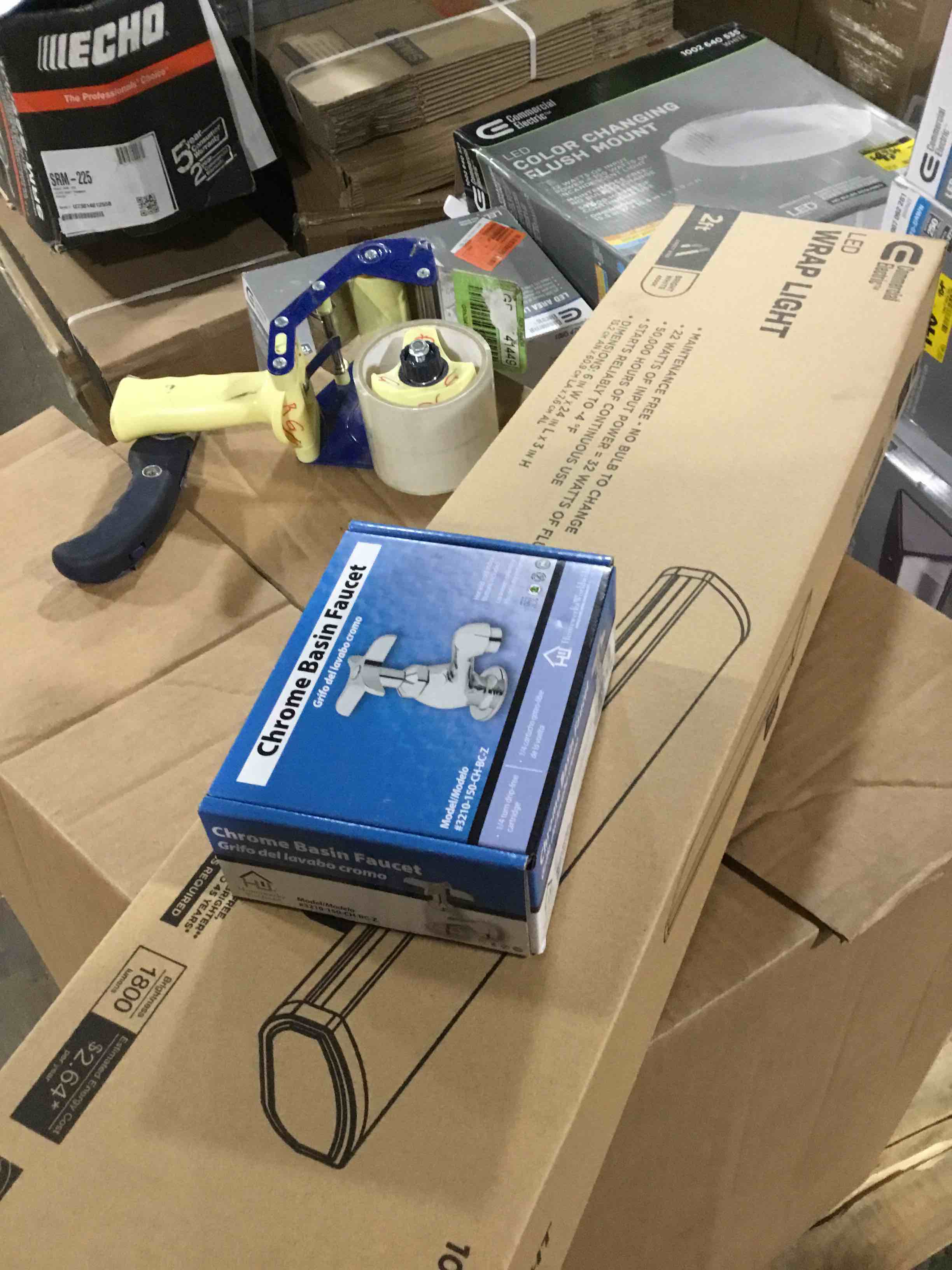 https://s3.amazonaws.com/lotting-images-prod/bidfta/BLU4812273_1691517575635.jpeg