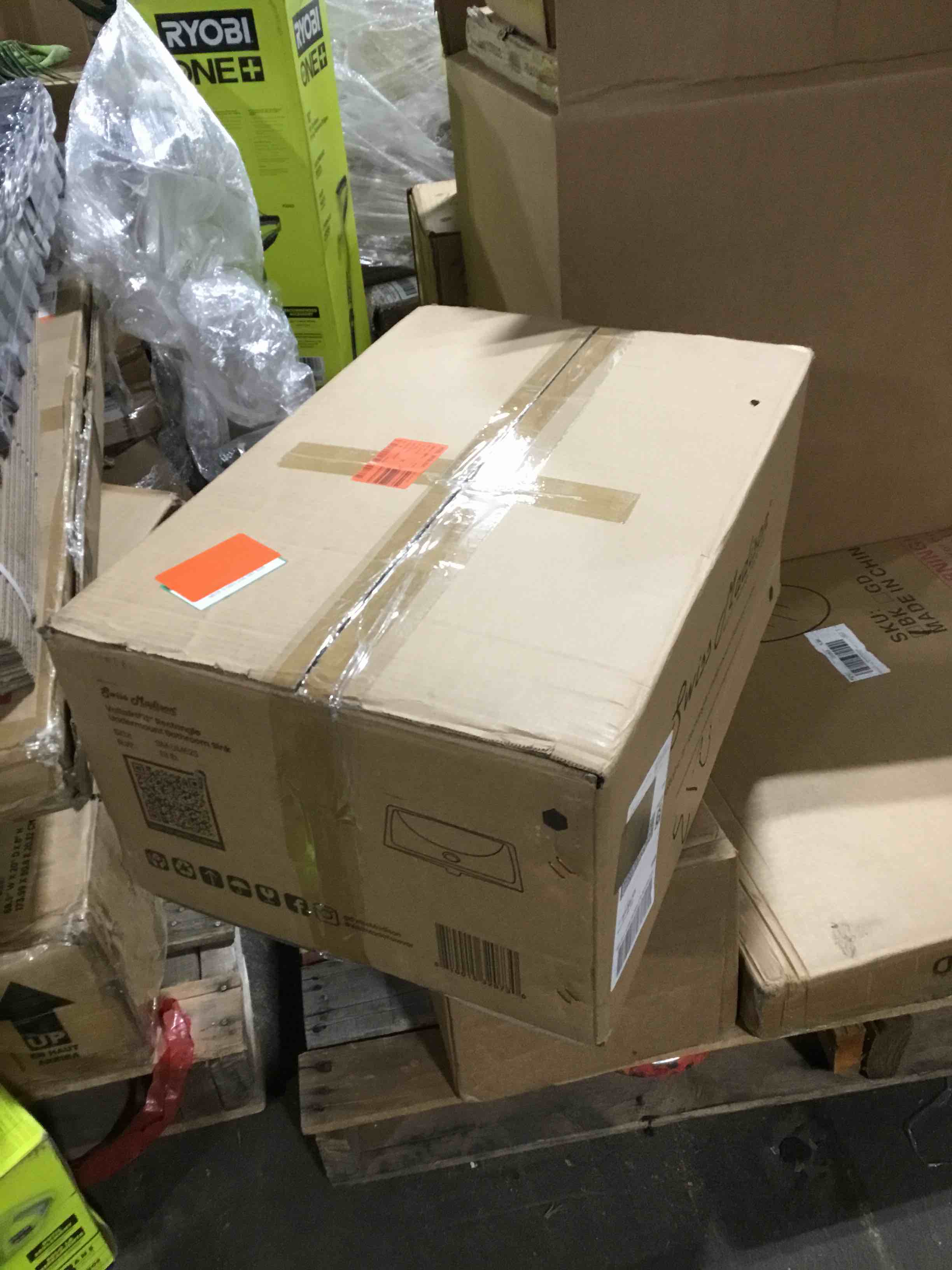 https://s3.amazonaws.com/lotting-images-prod/bidfta/BLU4812307_1691522952208.jpeg