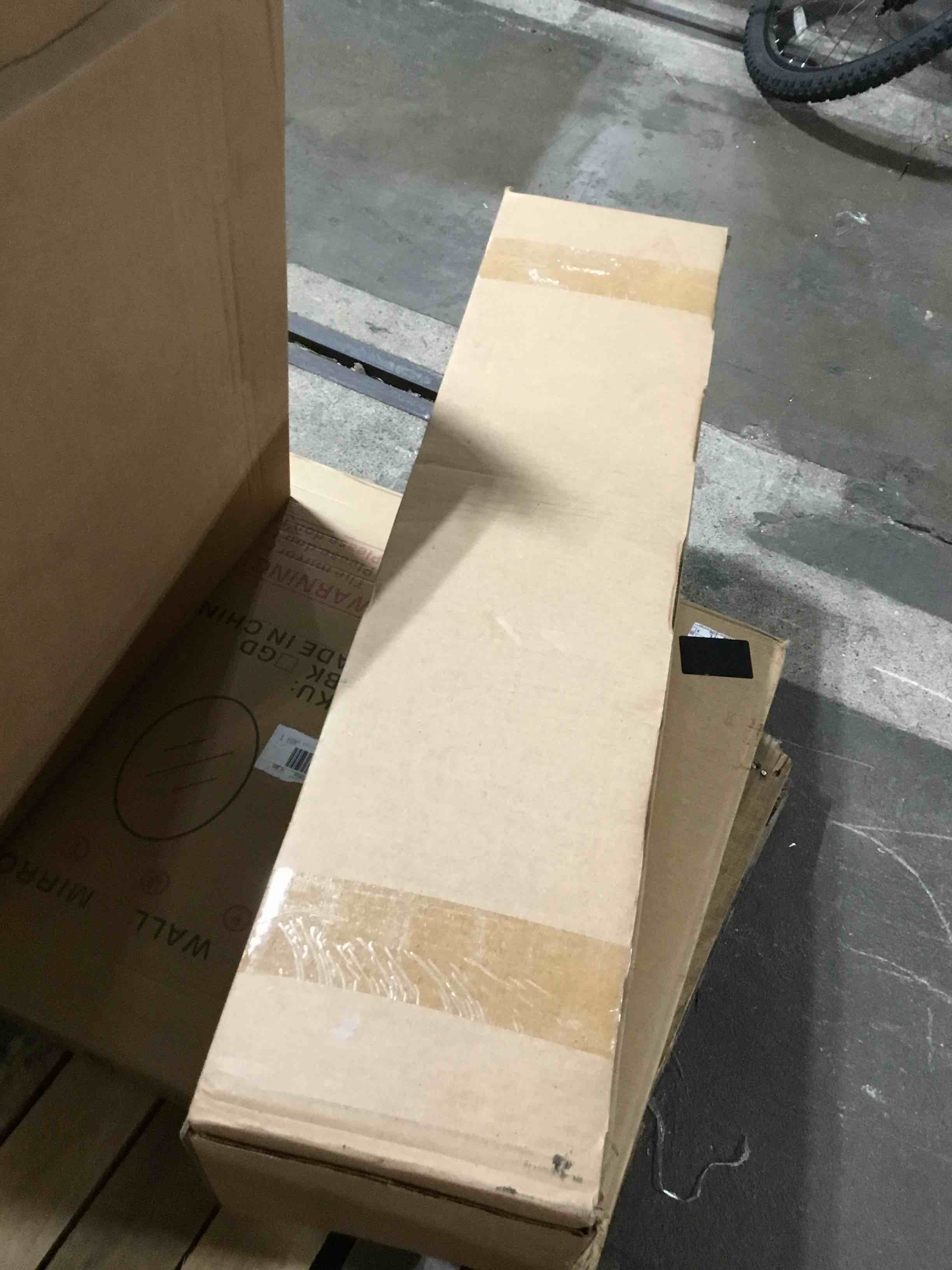 https://s3.amazonaws.com/lotting-images-prod/bidfta/BLU4812308_1691523195243.jpeg