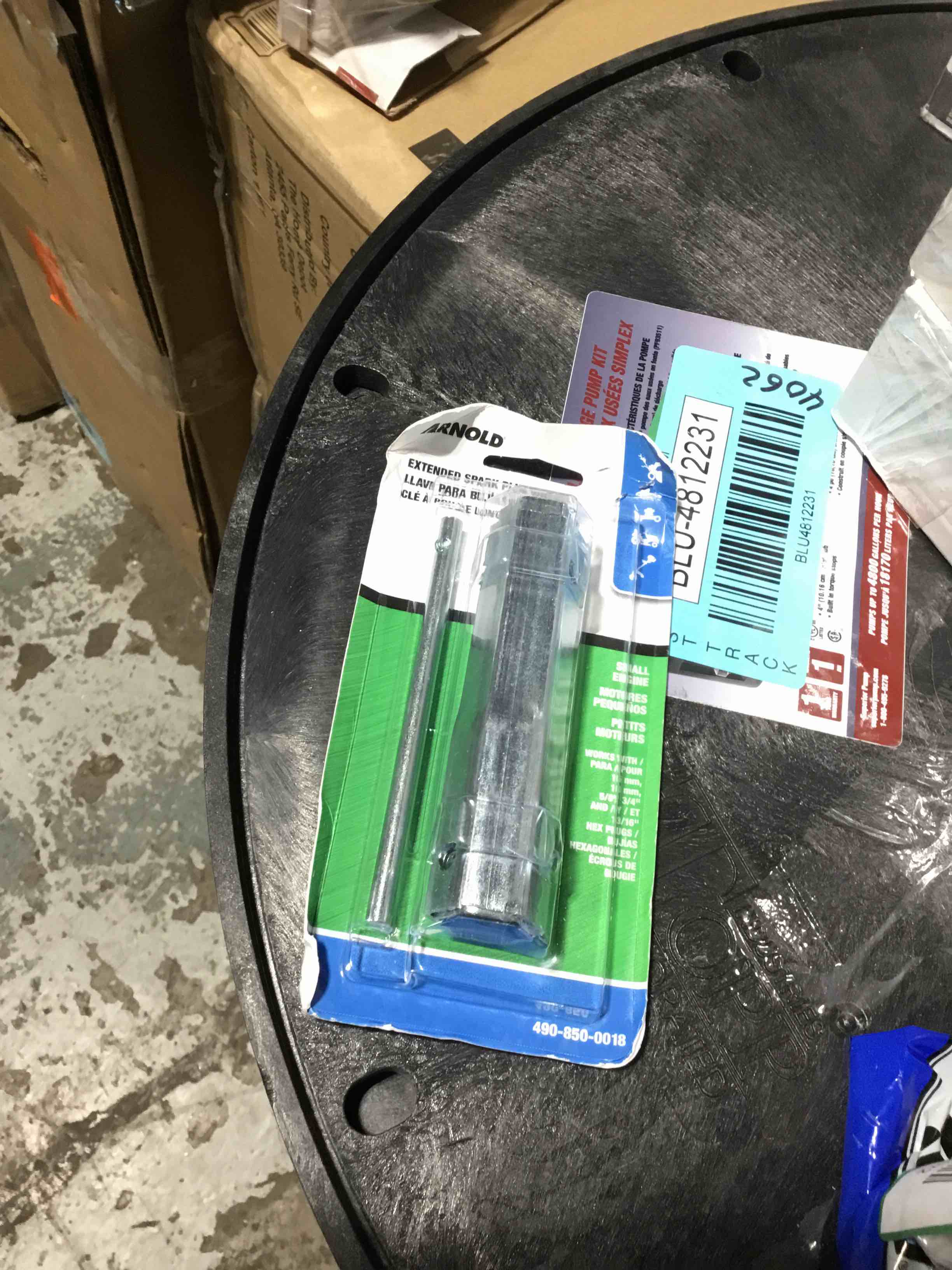 https://s3.amazonaws.com/lotting-images-prod/bidfta/BLU4812341_1691528257955.jpeg