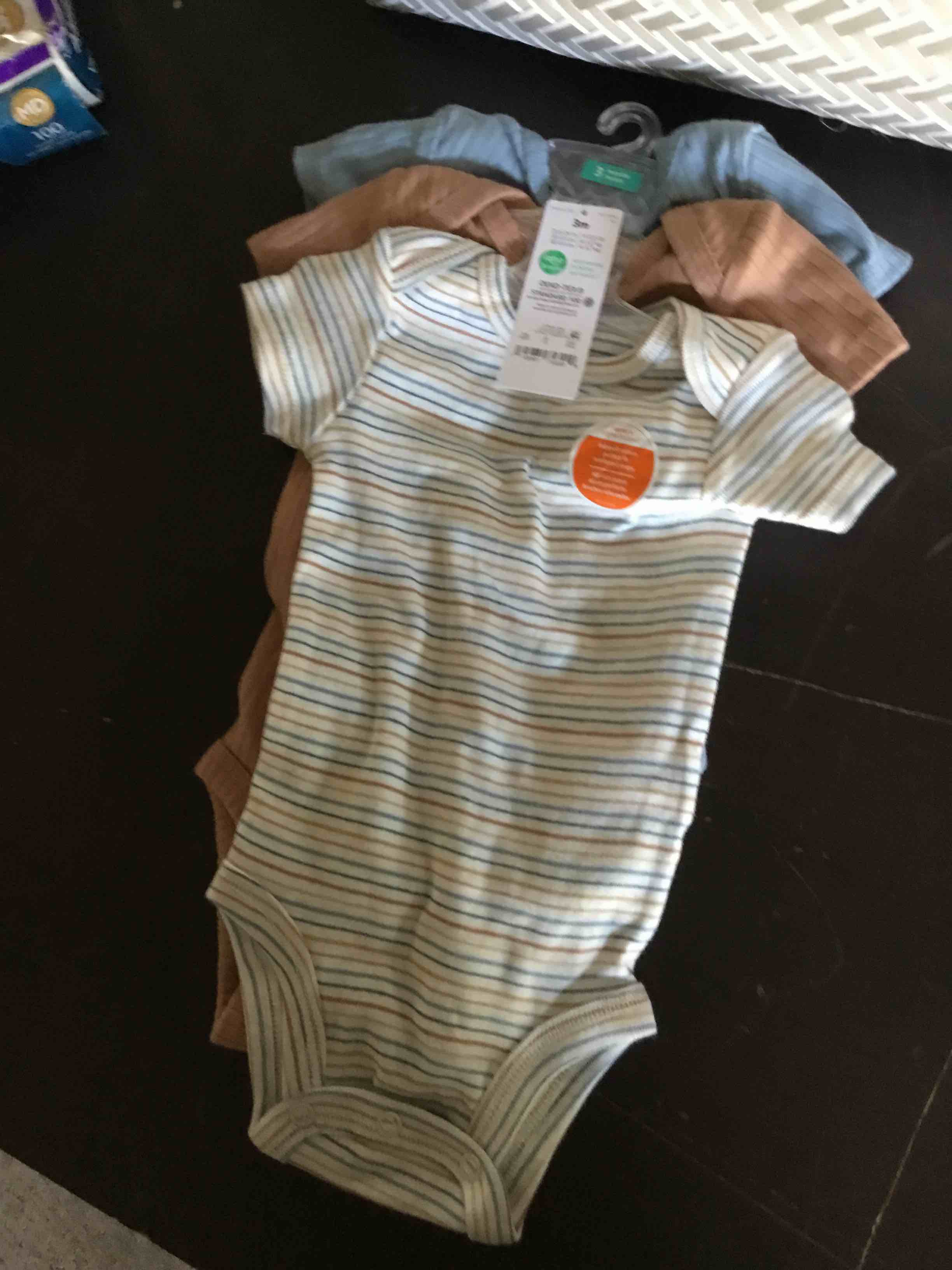 https://s3.amazonaws.com/lotting-images-prod/bidfta/BLU4817284_1689780986780.jpeg