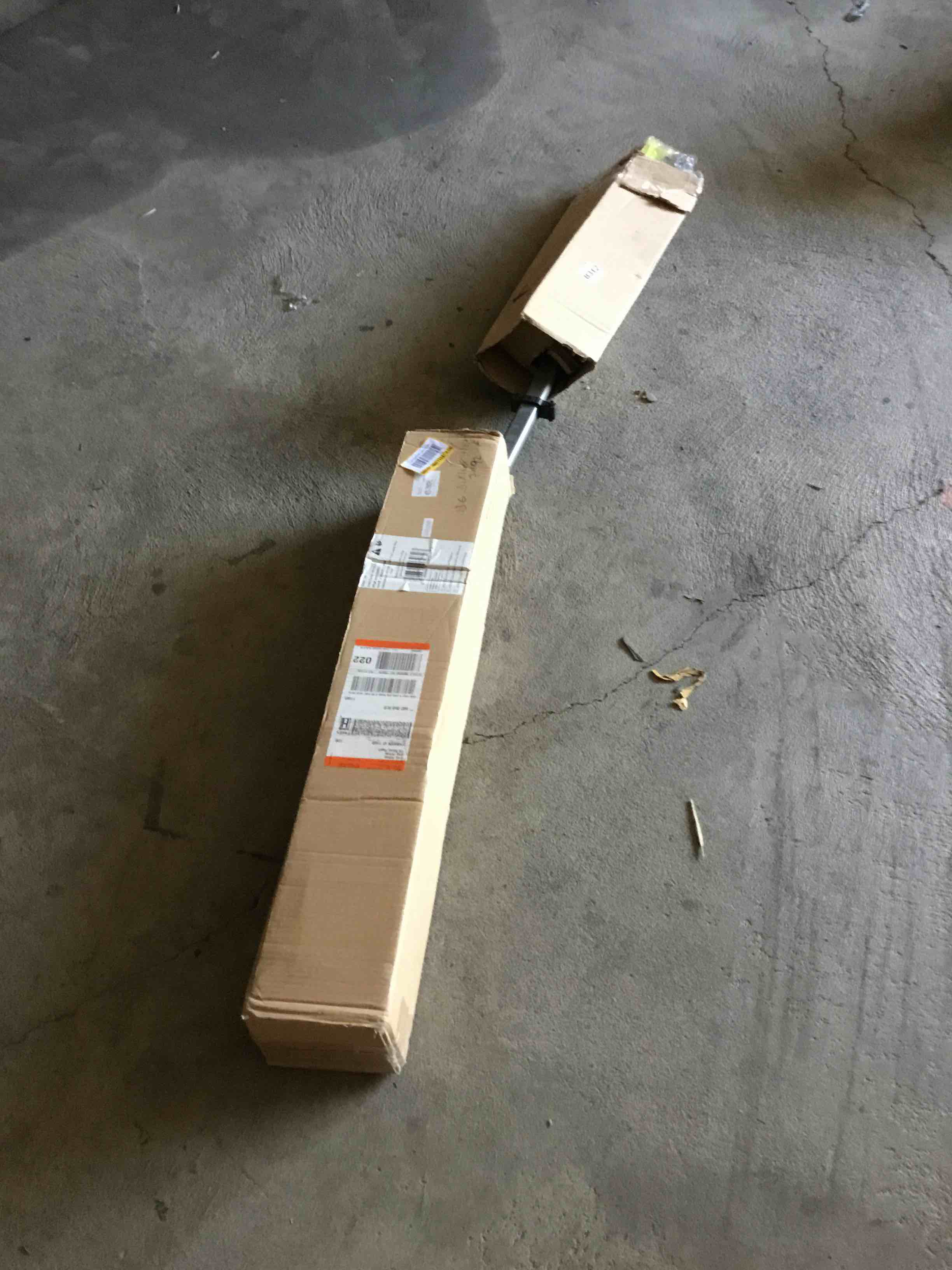 https://s3.amazonaws.com/lotting-images-prod/bidfta/BLU4817327_1689786688176.jpeg