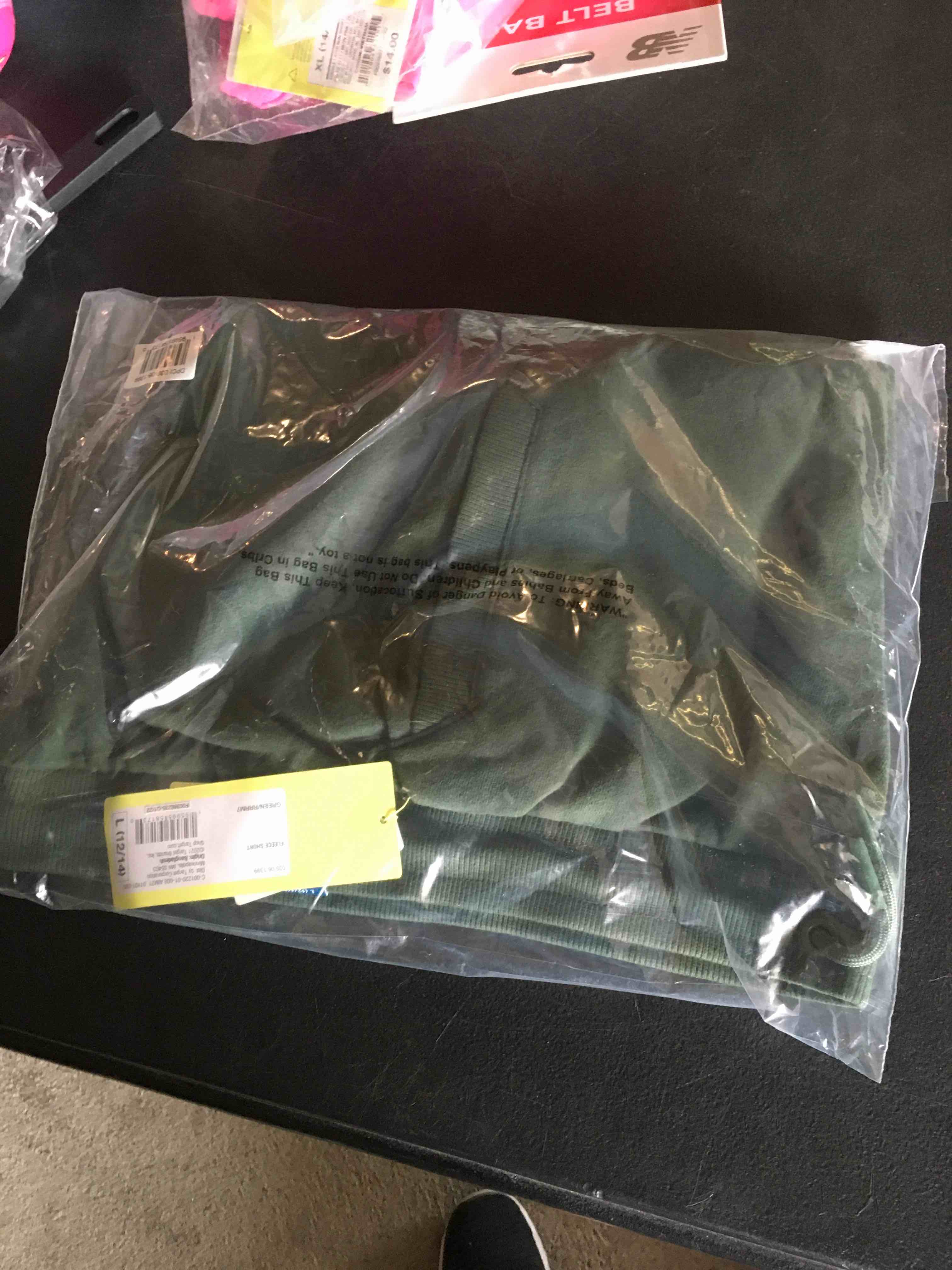 https://s3.amazonaws.com/lotting-images-prod/bidfta/BLU4818115_1690397168343.jpeg