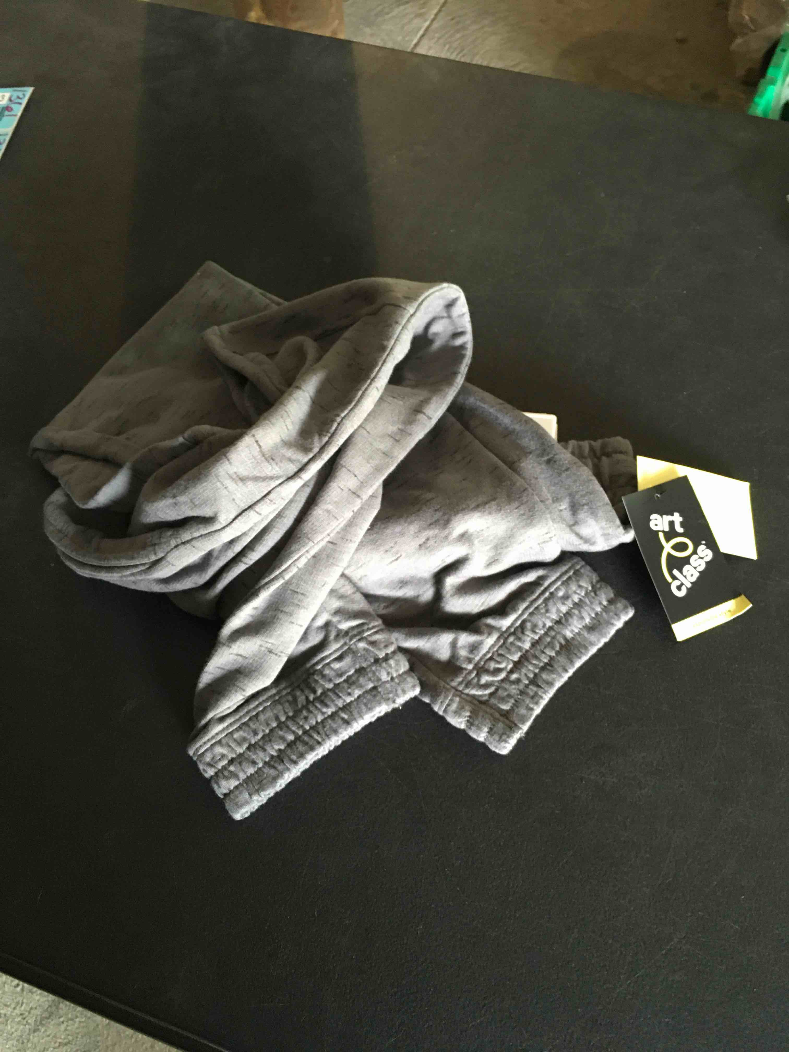 https://s3.amazonaws.com/lotting-images-prod/bidfta/BLU4818123_1690396188836.jpeg