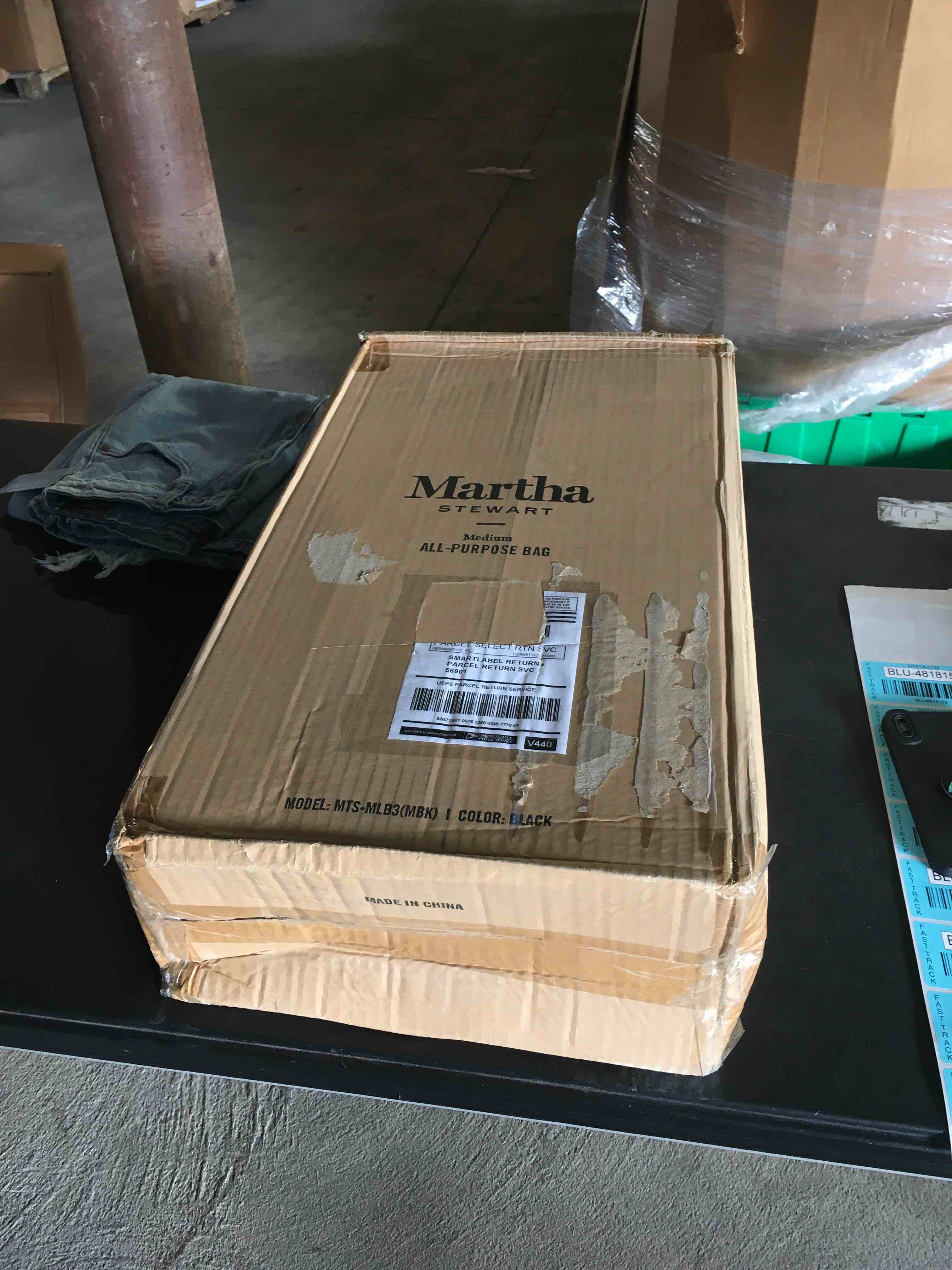 https://s3.amazonaws.com/lotting-images-prod/bidfta/BLU4818152_1690398716846.jpeg