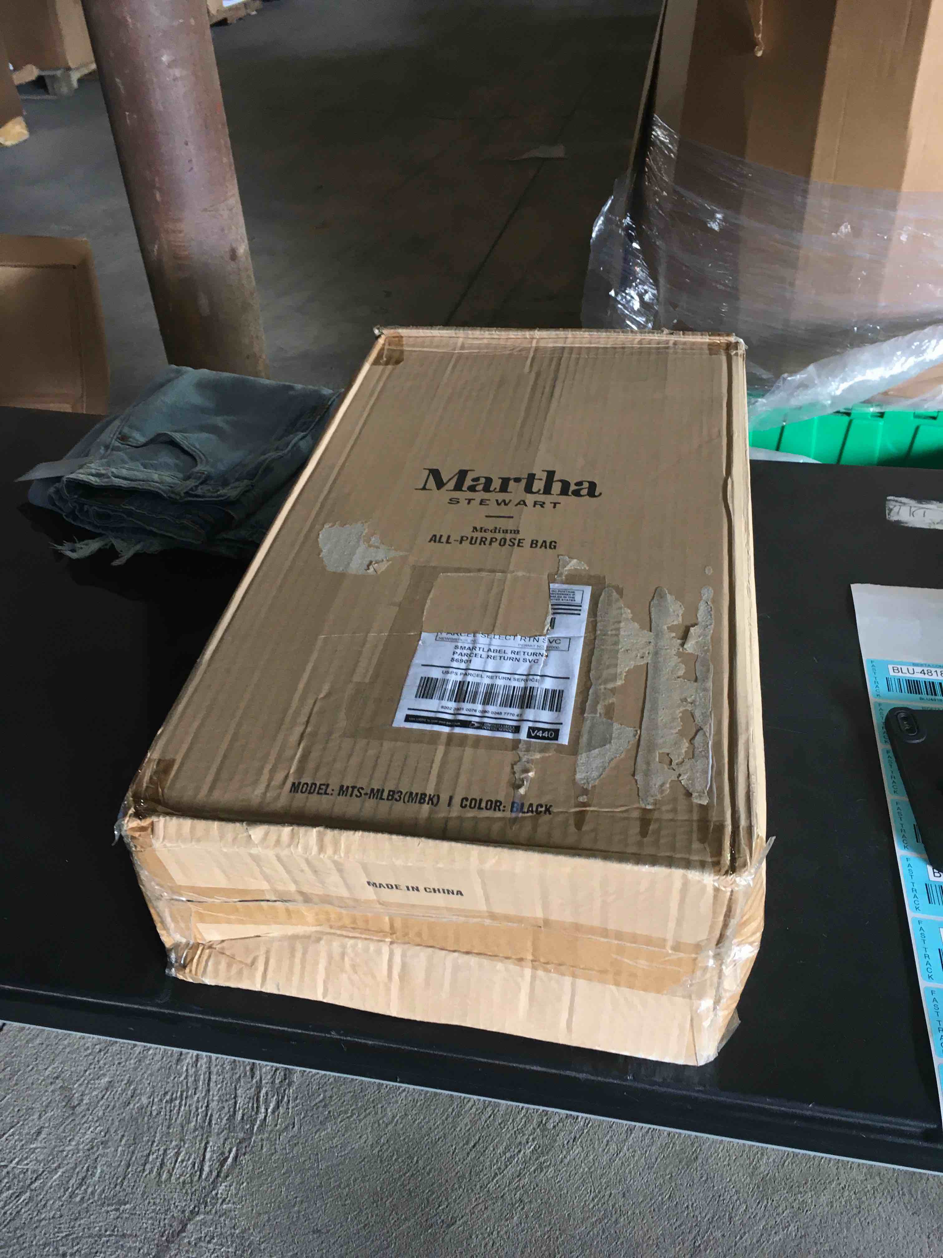 https://s3.amazonaws.com/lotting-images-prod/bidfta/BLU4818152_1690398718146.jpeg