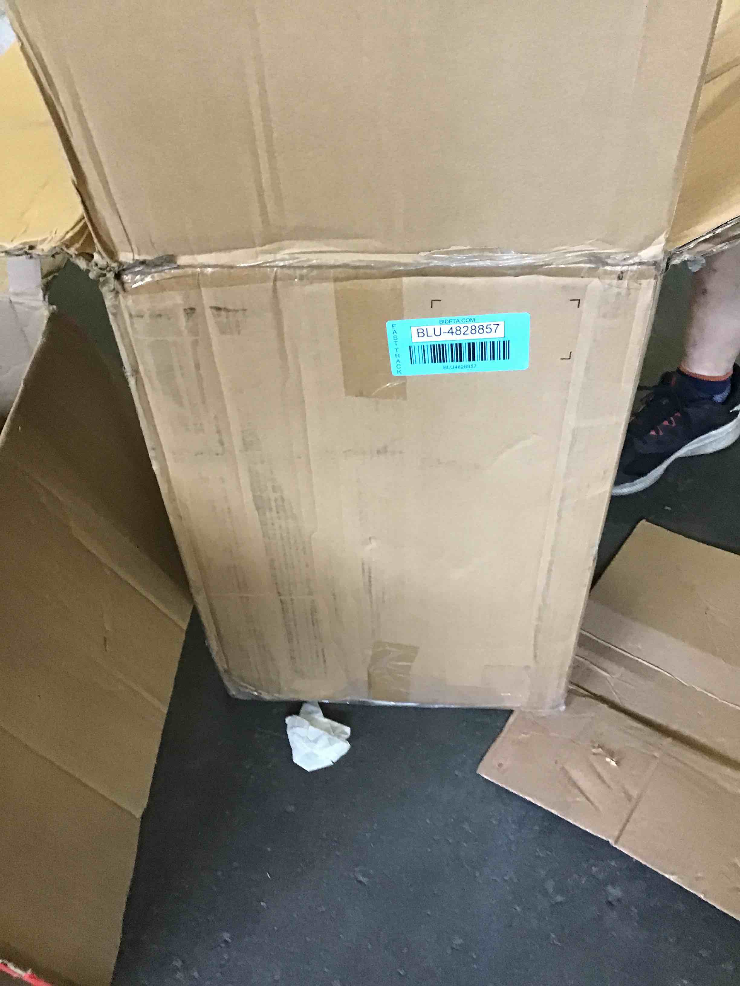 https://s3.amazonaws.com/lotting-images-prod/bidfta/BLU4828857_1685126714046.jpeg