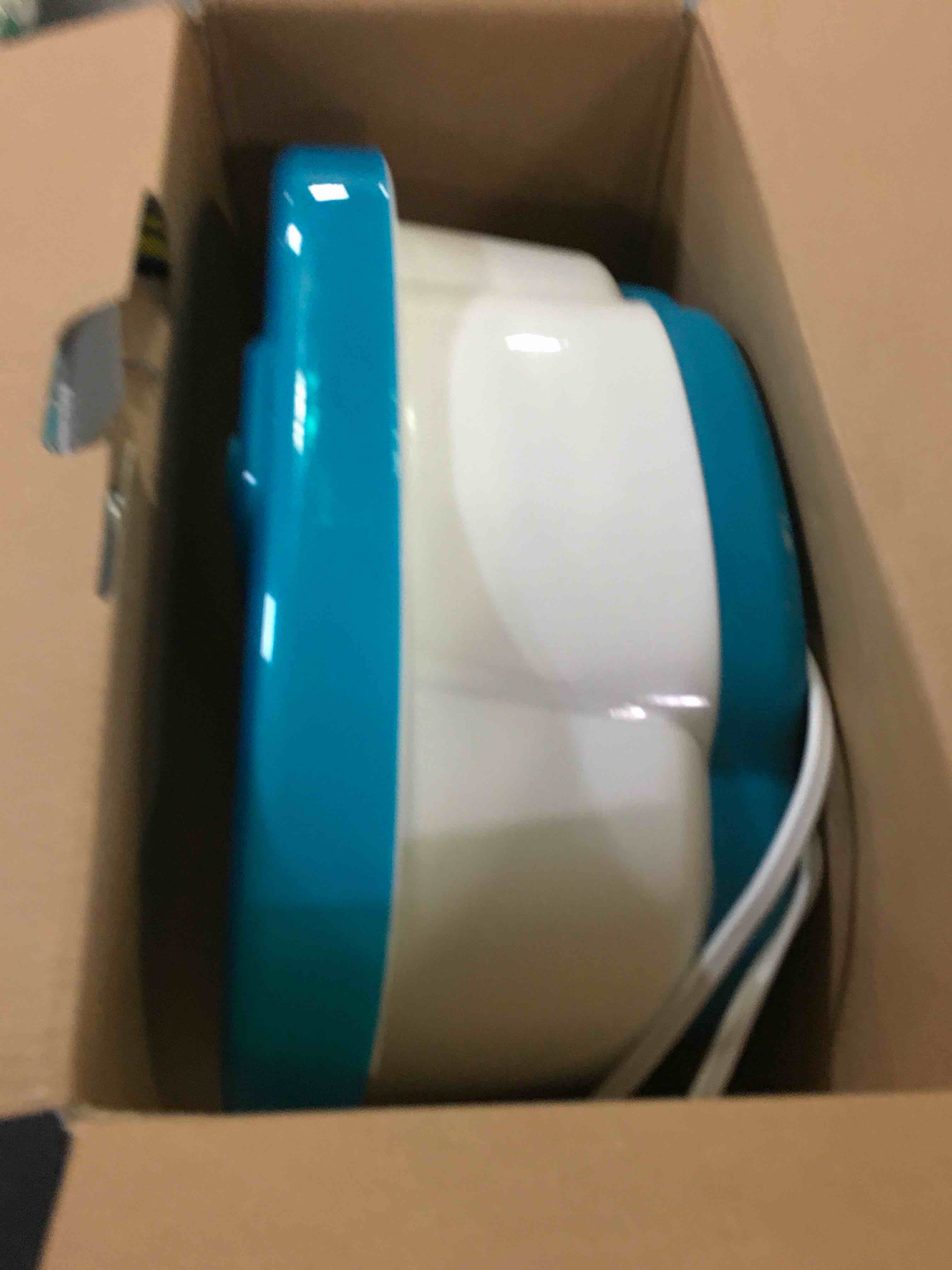 https://s3.amazonaws.com/lotting-images-prod/bidfta/BLU4832659_1685108462342.jpeg