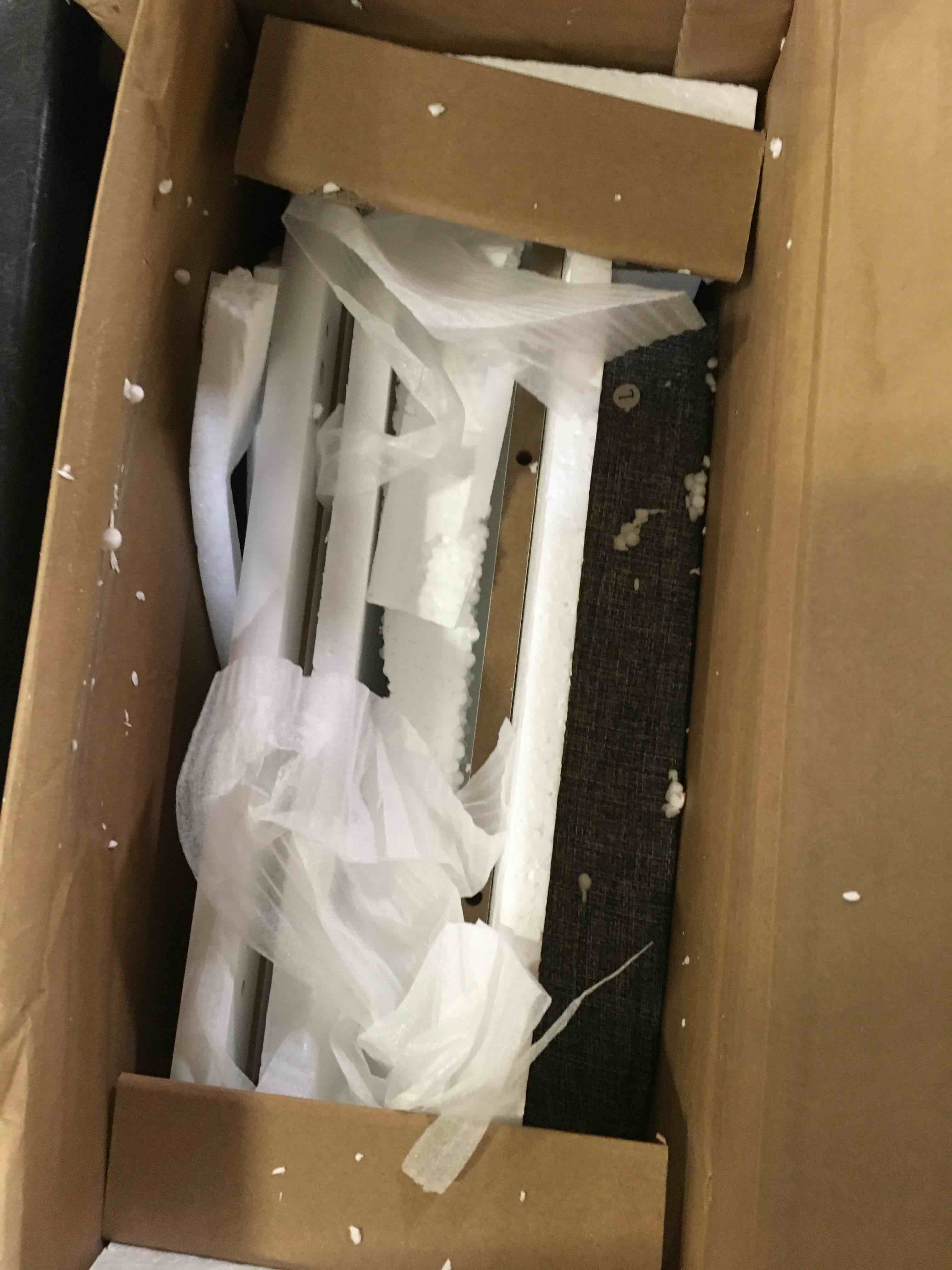 https://s3.amazonaws.com/lotting-images-prod/bidfta/BLU4833270_1685641239749.jpeg