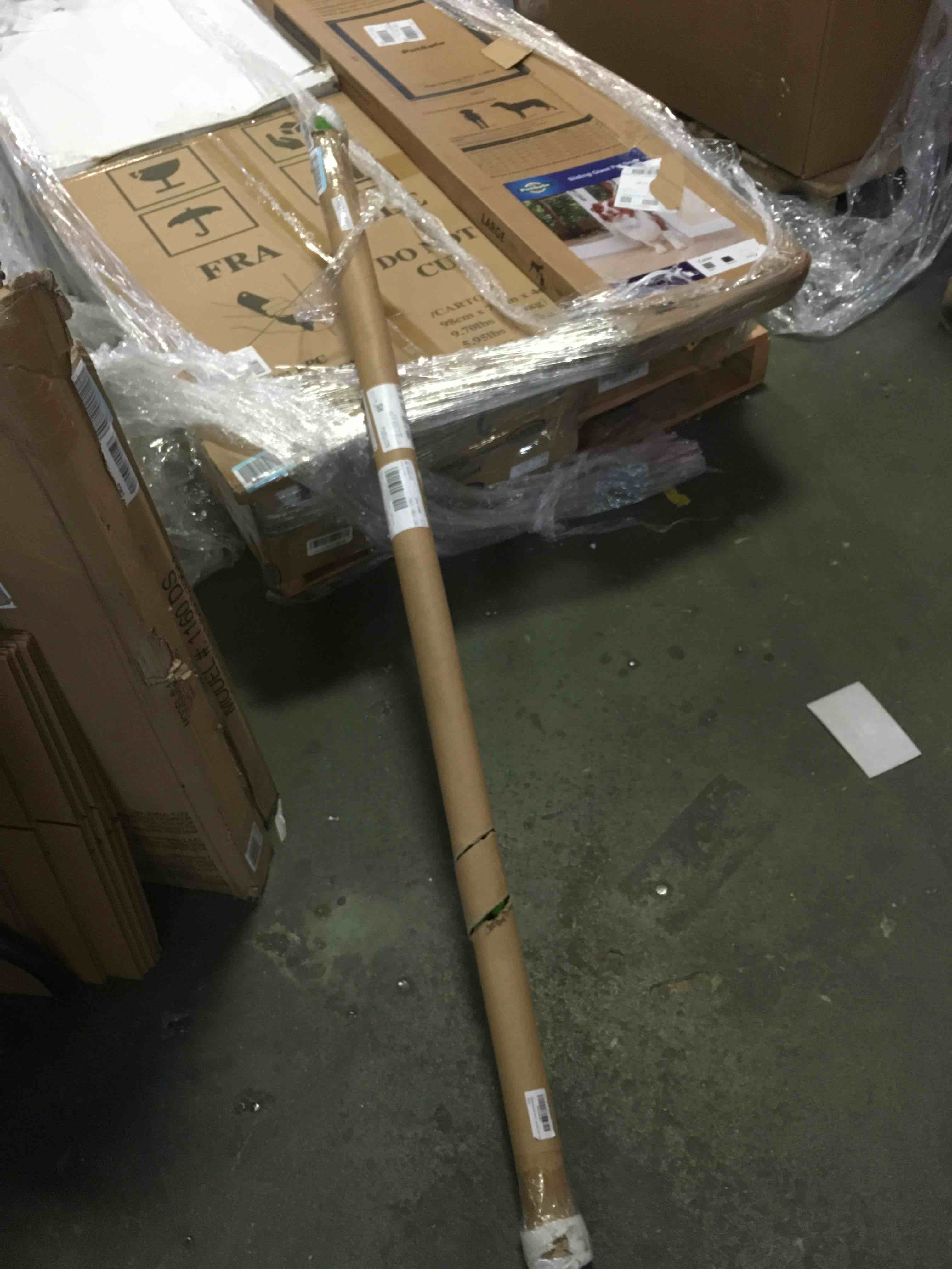 https://s3.amazonaws.com/lotting-images-prod/bidfta/BLU4833358_1685707877372.jpeg