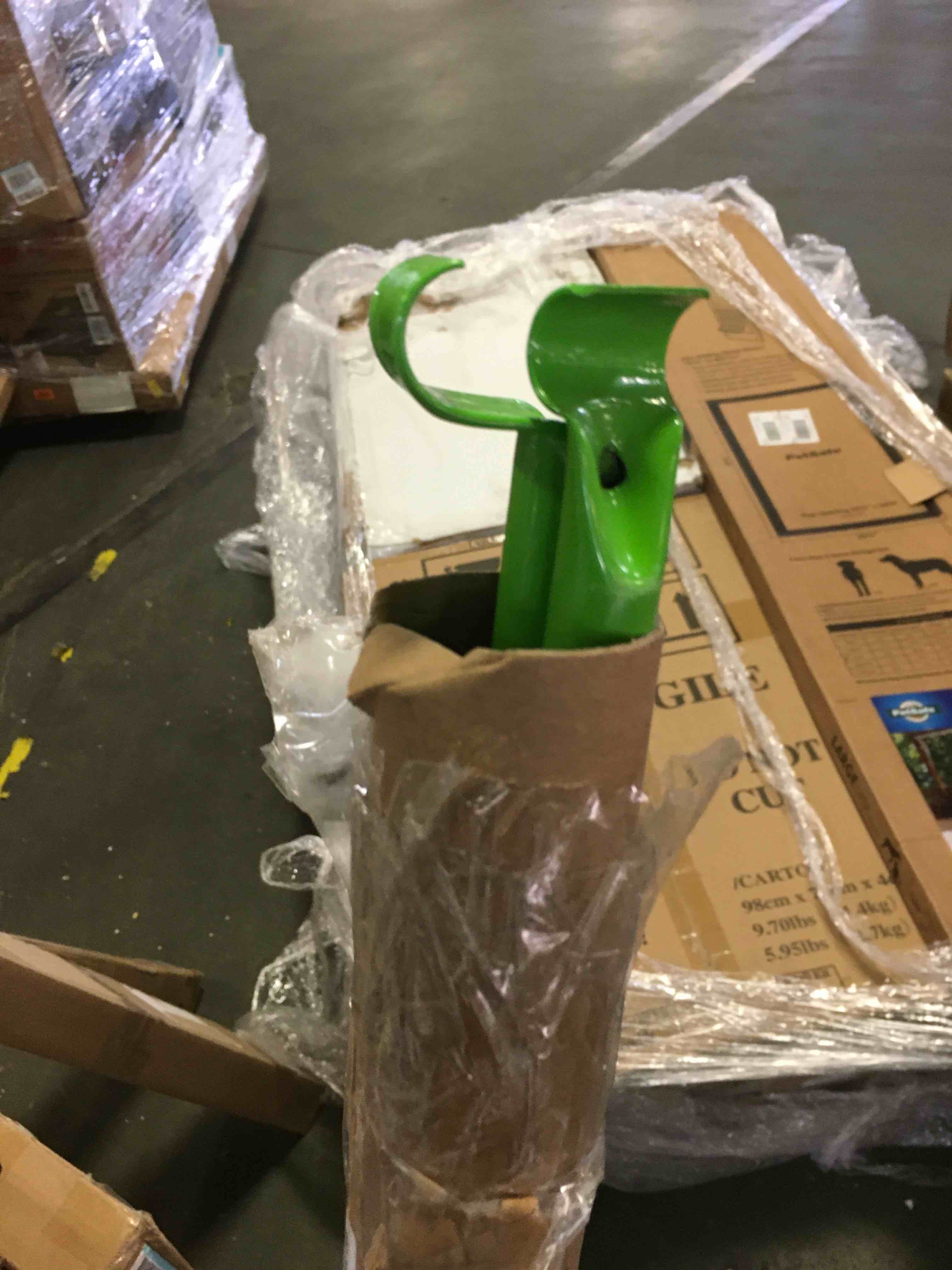 https://s3.amazonaws.com/lotting-images-prod/bidfta/BLU4833358_1685707898364.jpeg