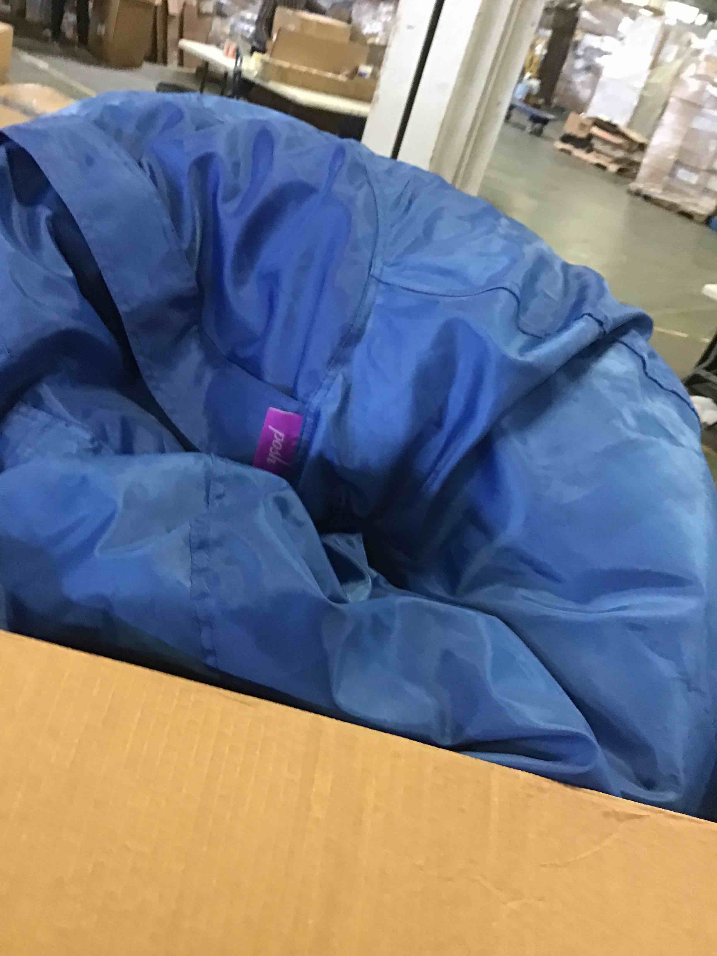 https://s3.amazonaws.com/lotting-images-prod/bidfta/BLU4835575_1685125134811.jpeg