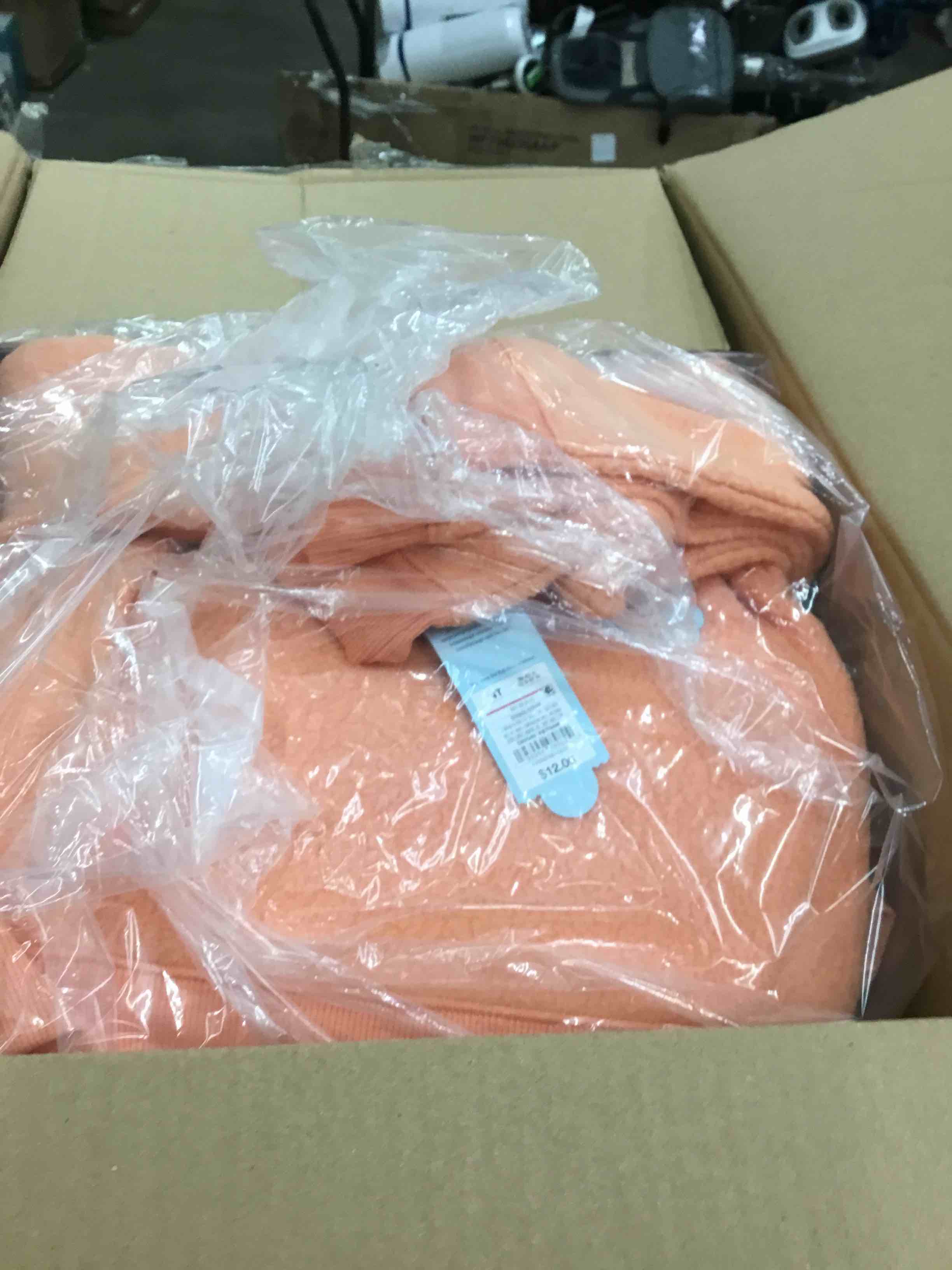 https://s3.amazonaws.com/lotting-images-prod/bidfta/BLU4847073_1687895711402.jpeg