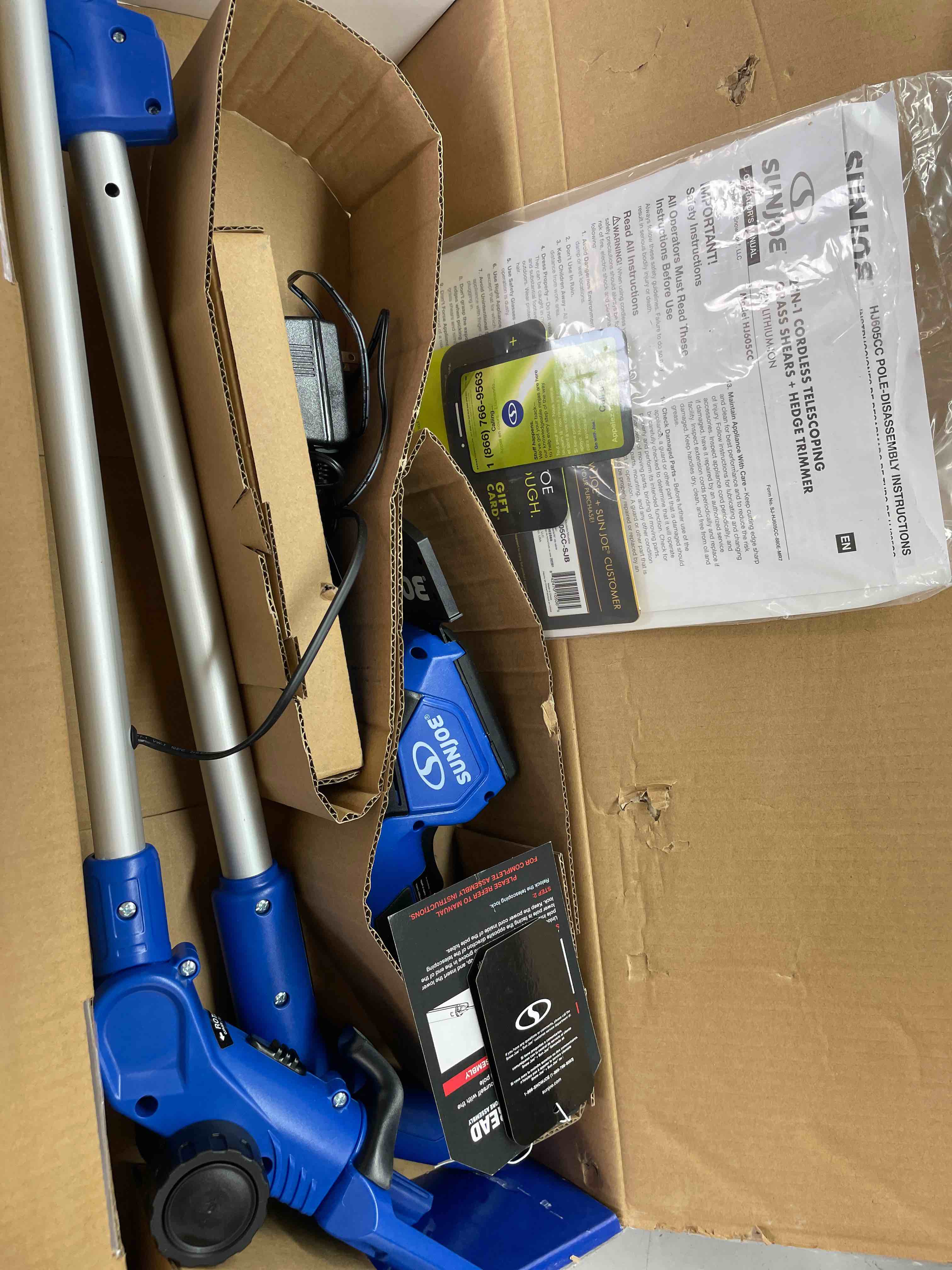 https://s3.amazonaws.com/lotting-images-prod/bidfta/BLU4849739_1690472902884.jpeg
