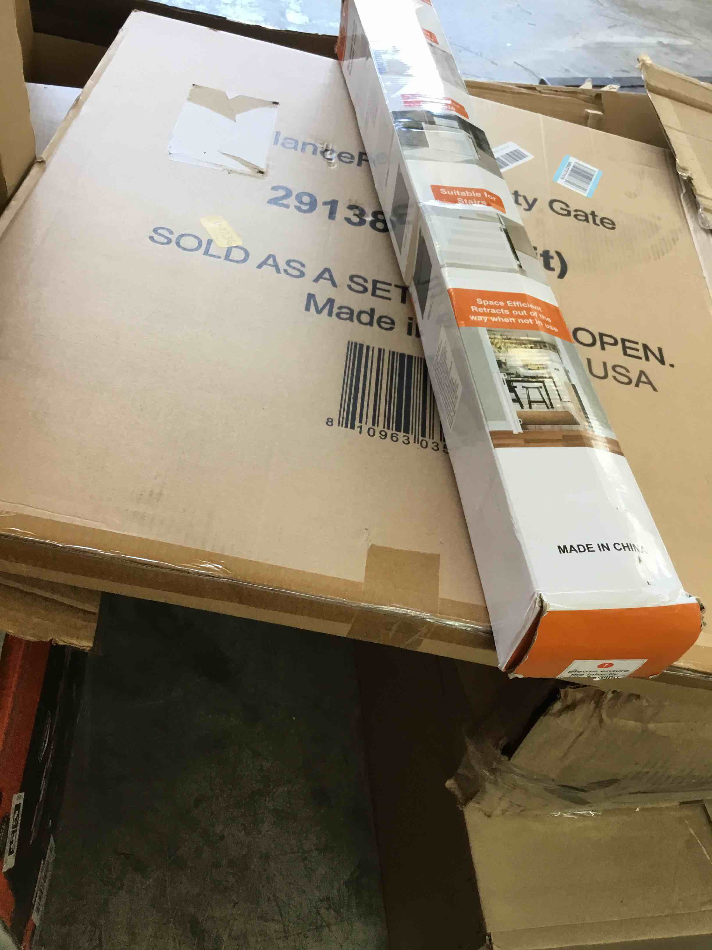 https://s3.amazonaws.com/lotting-images-prod/bidfta/BLU4849870_1691076815042.jpeg