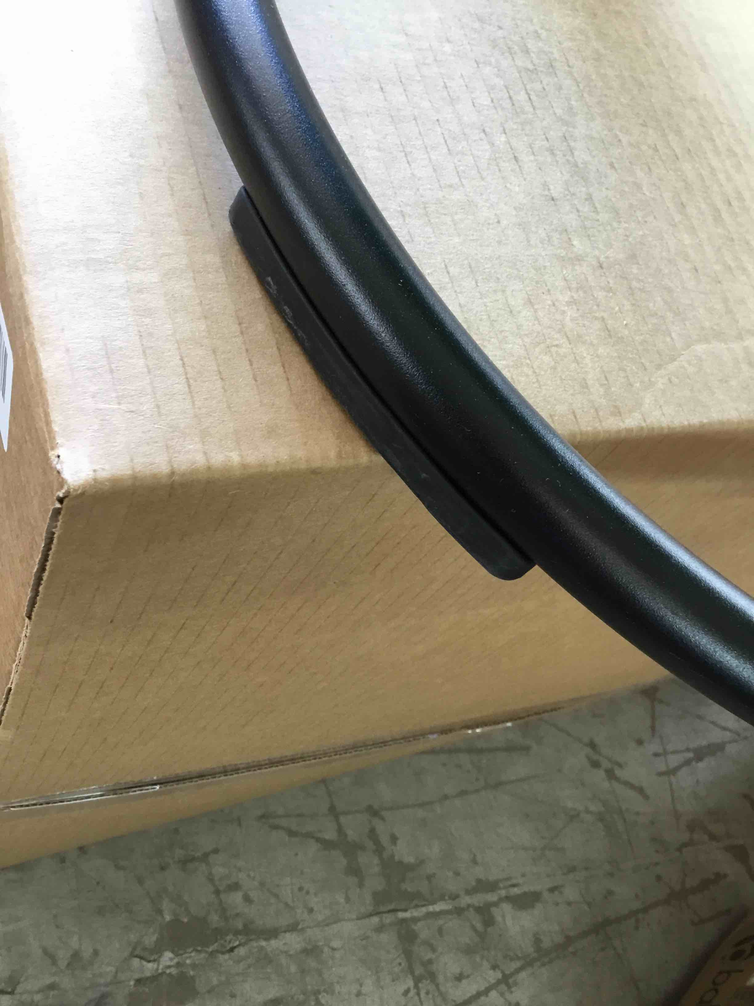 https://s3.amazonaws.com/lotting-images-prod/bidfta/BLU4849879_1691081954805.jpeg