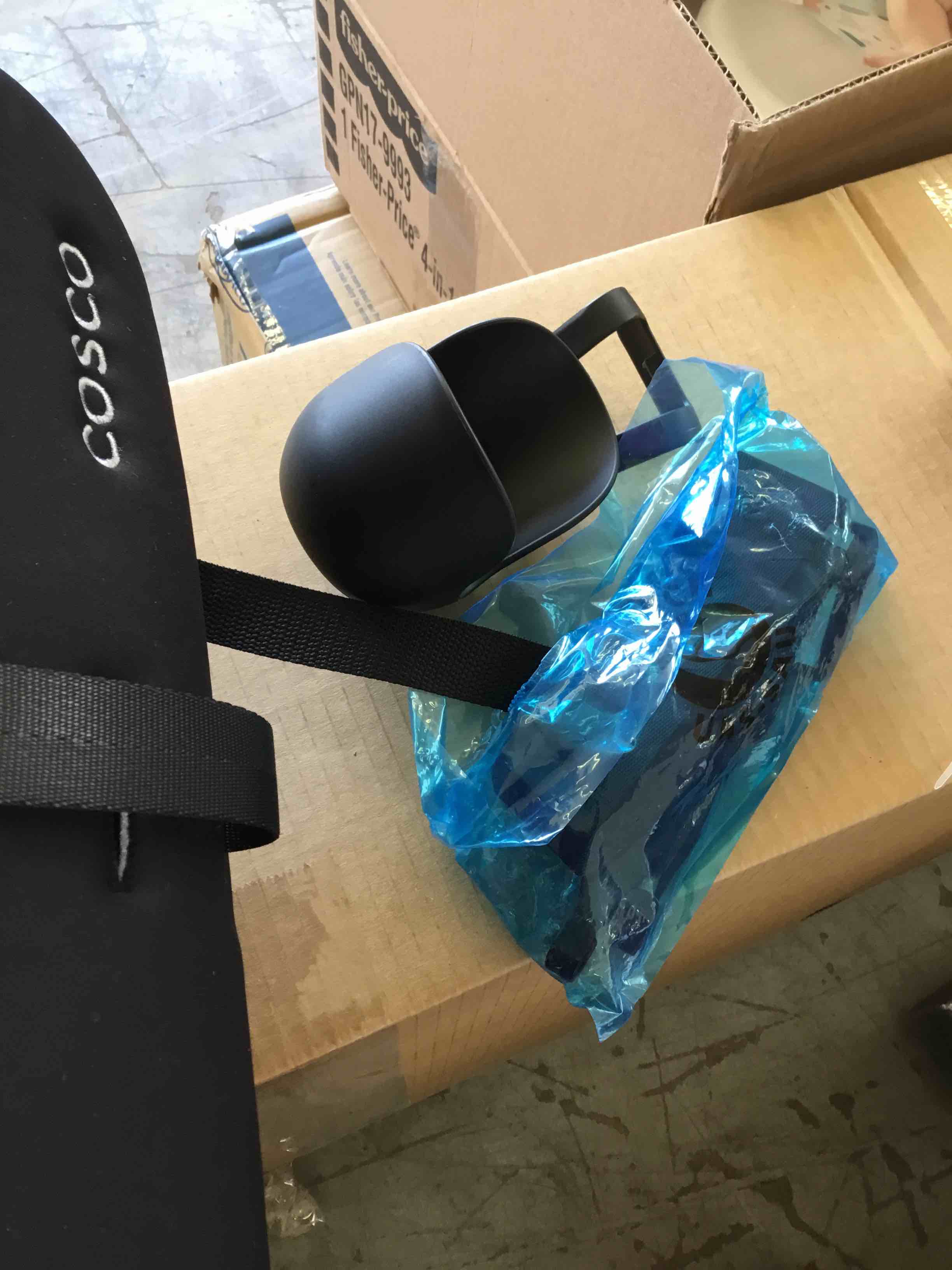 https://s3.amazonaws.com/lotting-images-prod/bidfta/BLU4849880_1691082210853.jpeg