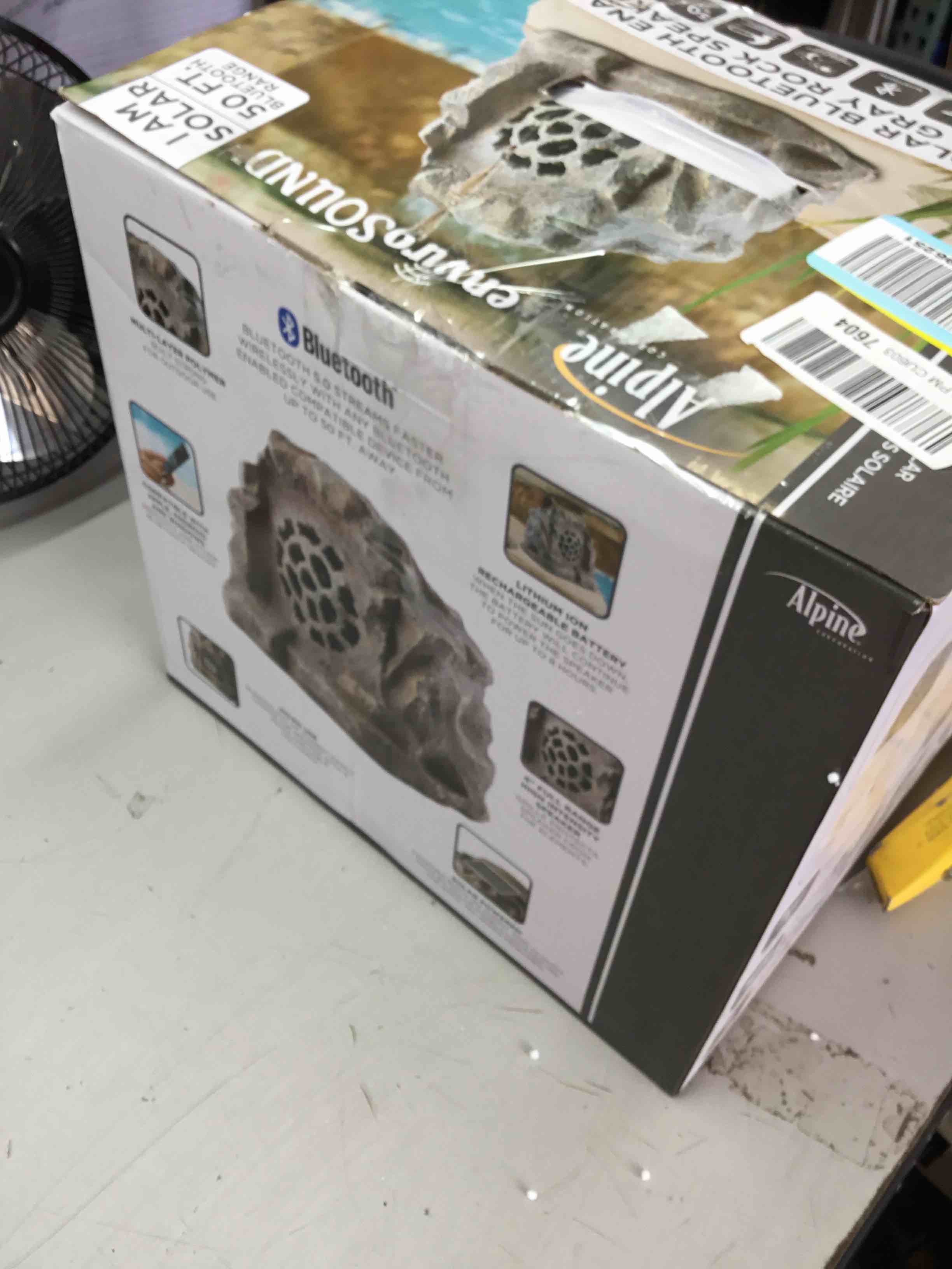 https://s3.amazonaws.com/lotting-images-prod/bidfta/BLU4849890_1691089860441.jpeg