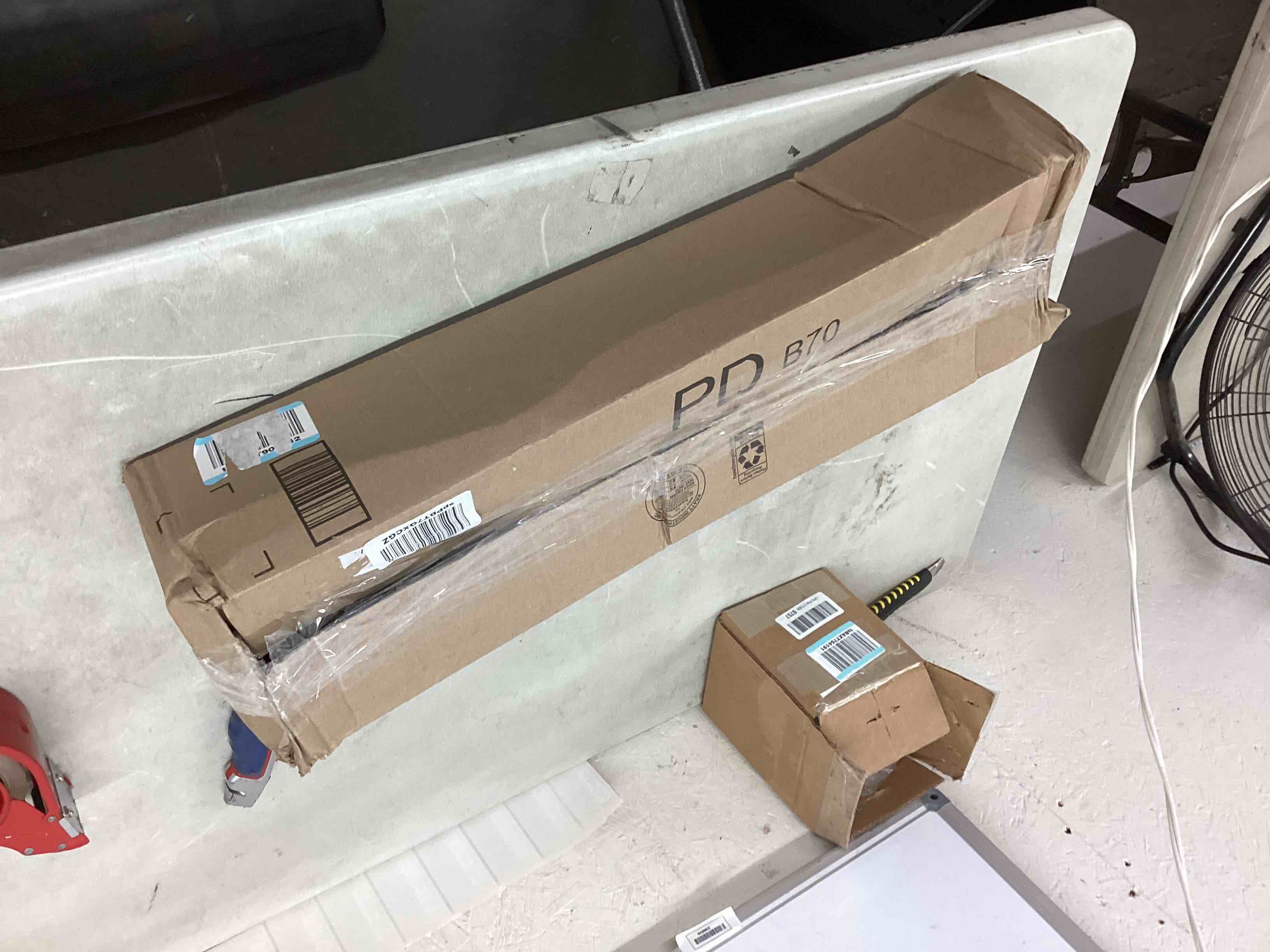 https://s3.amazonaws.com/lotting-images-prod/bidfta/BLU4851606_1694035475216.jpeg