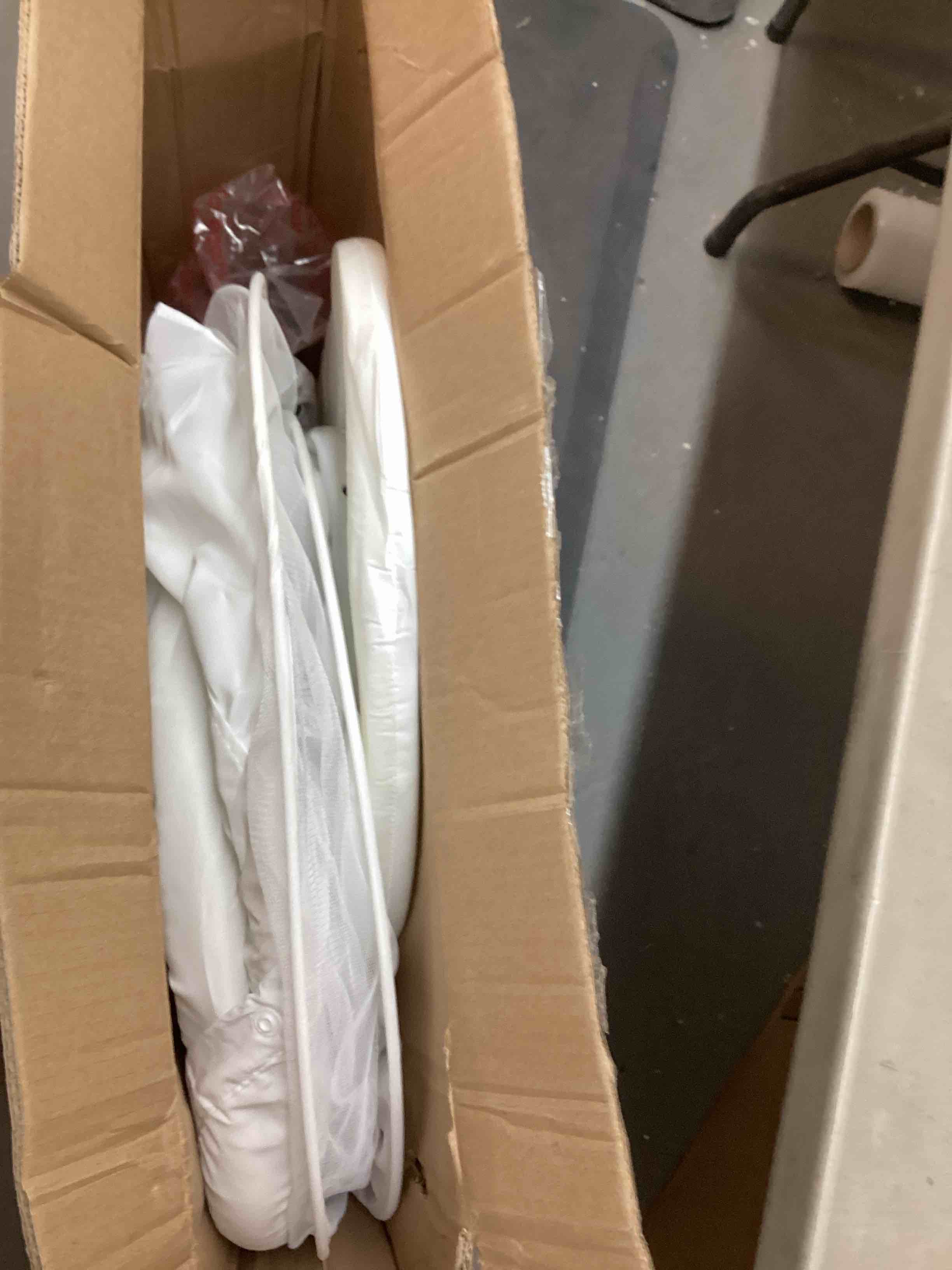 https://s3.amazonaws.com/lotting-images-prod/bidfta/BLU4851715_1694553566474.jpeg