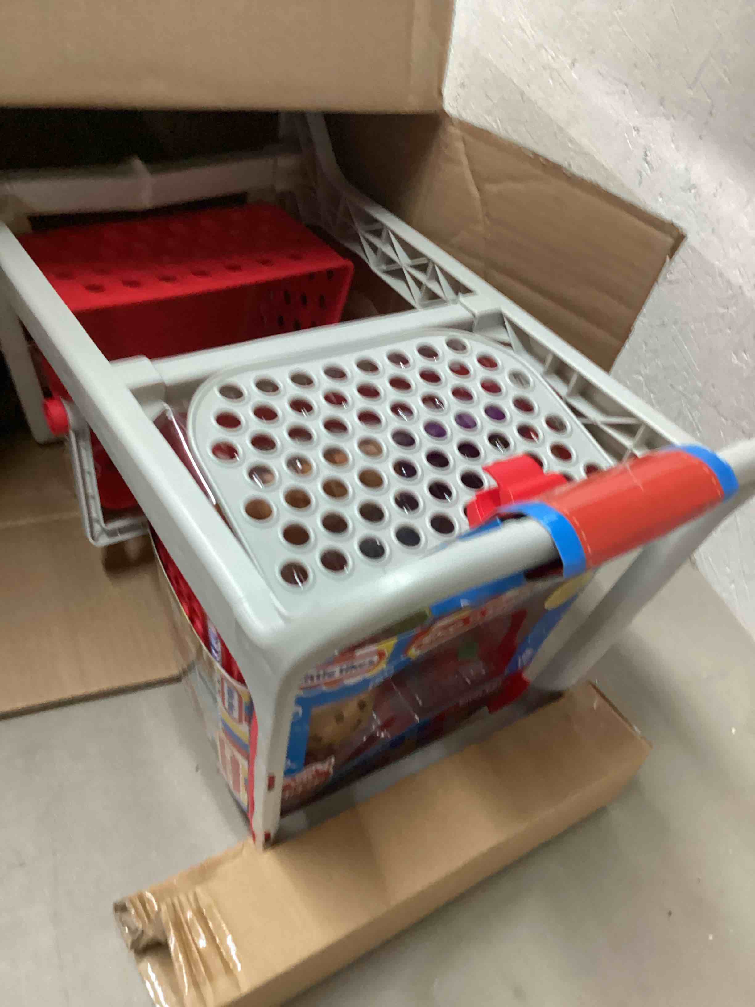 https://s3.amazonaws.com/lotting-images-prod/bidfta/BLU4851718_1694554079710.jpeg