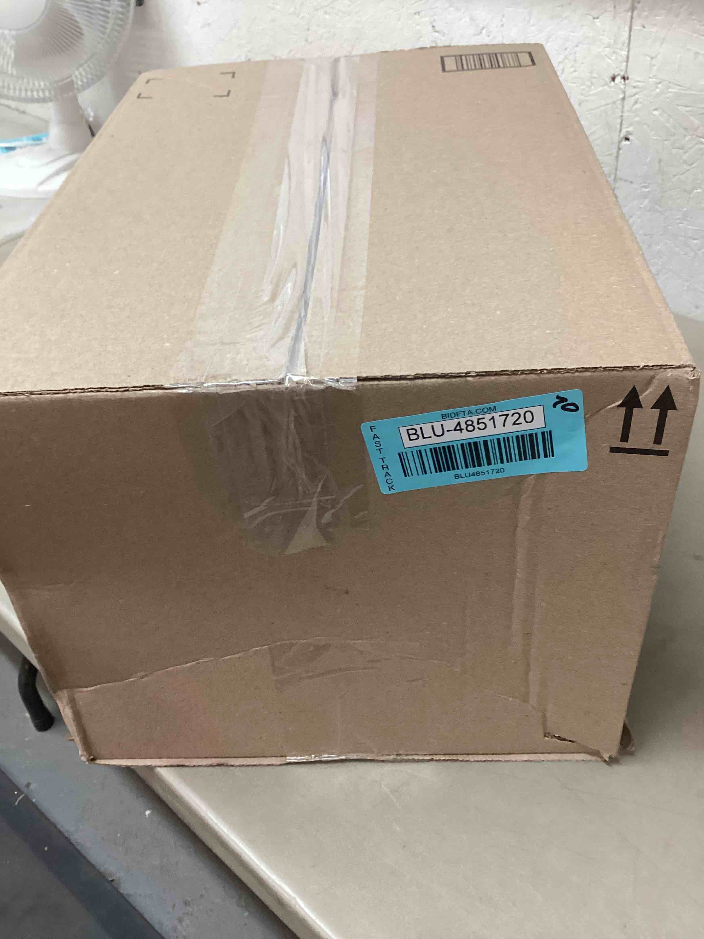 https://s3.amazonaws.com/lotting-images-prod/bidfta/BLU4851720_1694554481492.jpeg