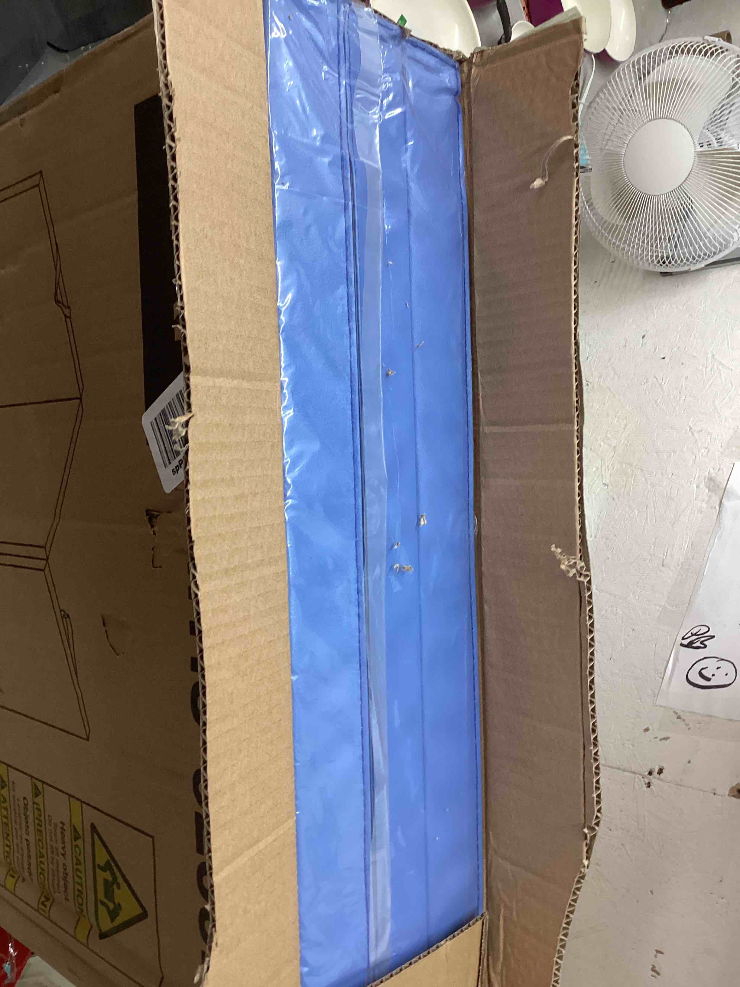 https://s3.amazonaws.com/lotting-images-prod/bidfta/BLU4851721_1694554644898.jpeg