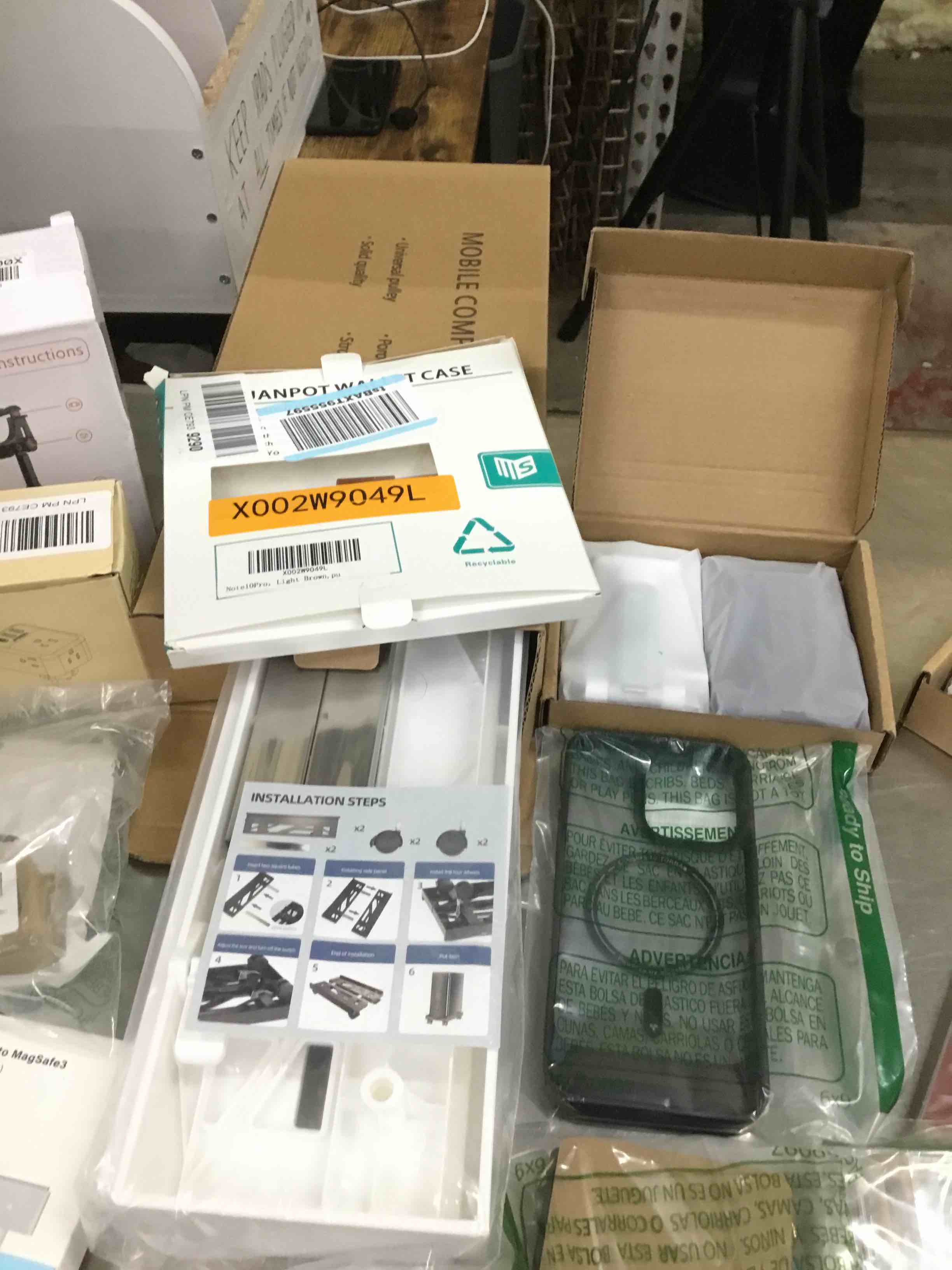 https://s3.amazonaws.com/lotting-images-prod/bidfta/BLU4853657_1708718290105.jpeg