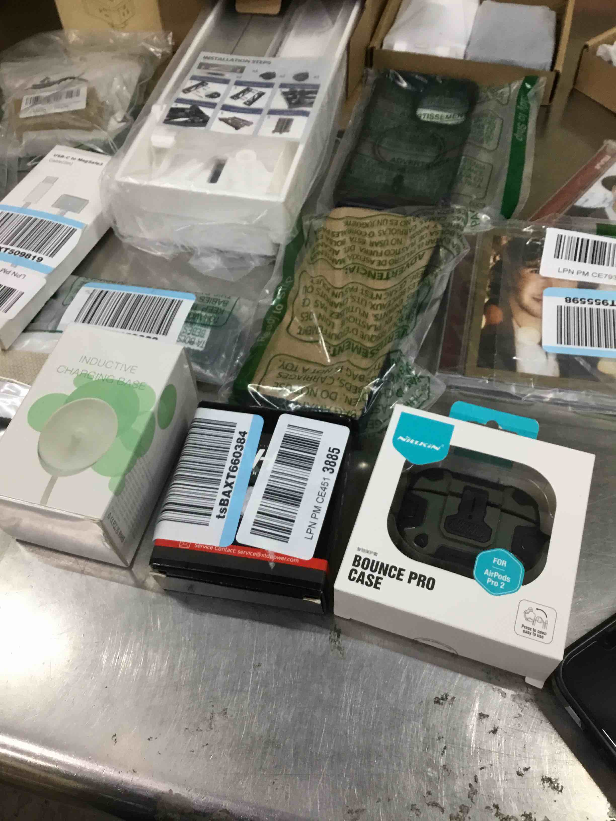 https://s3.amazonaws.com/lotting-images-prod/bidfta/BLU4853657_1708718292527.jpeg