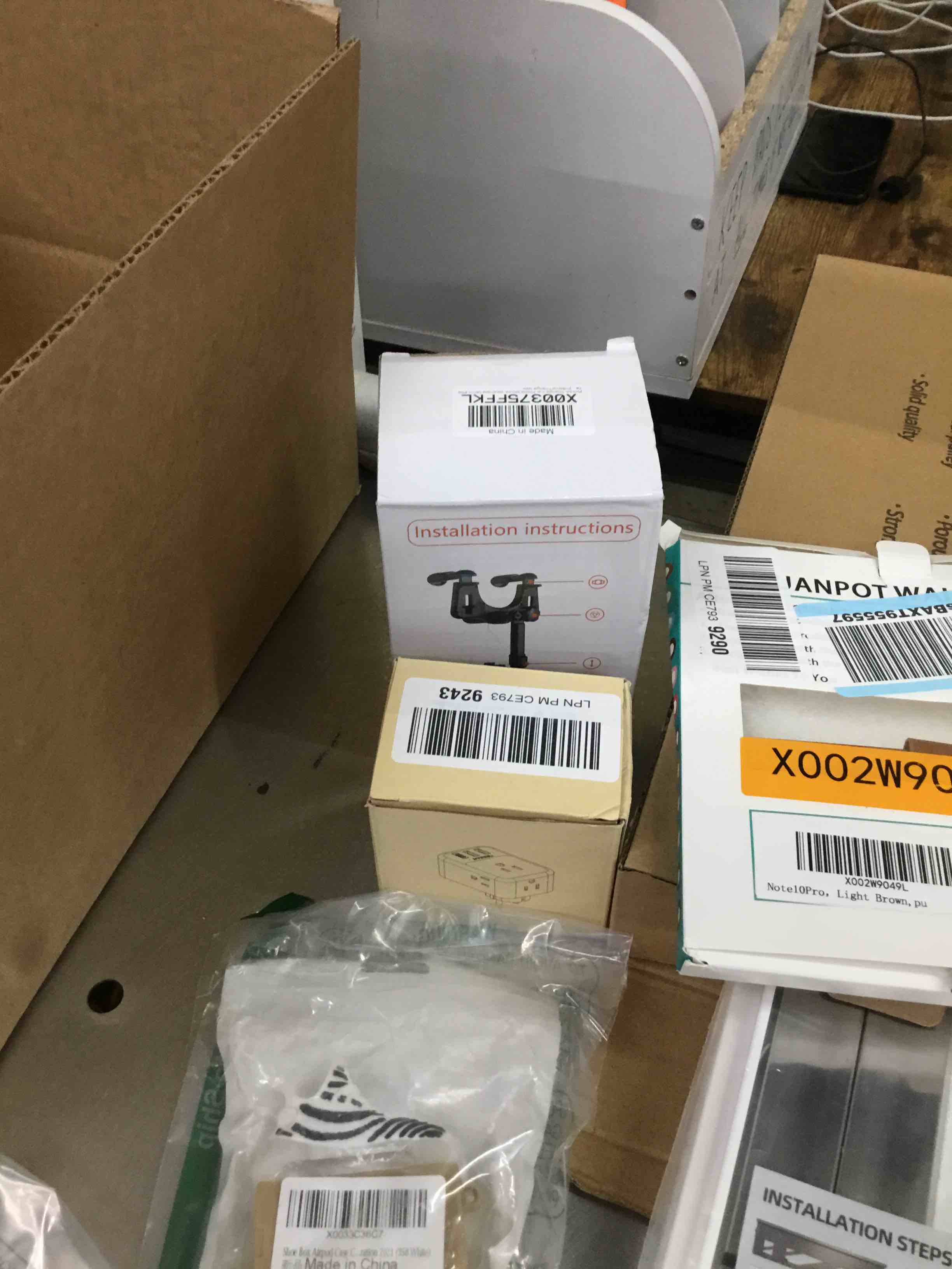 https://s3.amazonaws.com/lotting-images-prod/bidfta/BLU4853657_1708718298210.jpeg