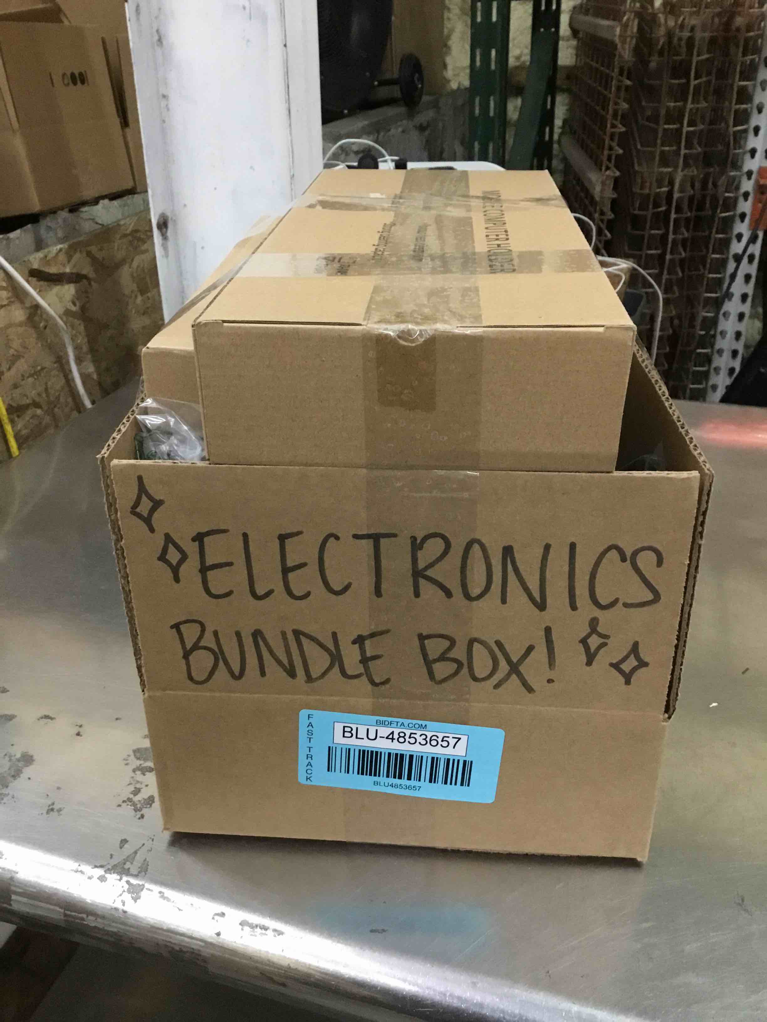 https://s3.amazonaws.com/lotting-images-prod/bidfta/BLU4853657_1708718476065.jpeg