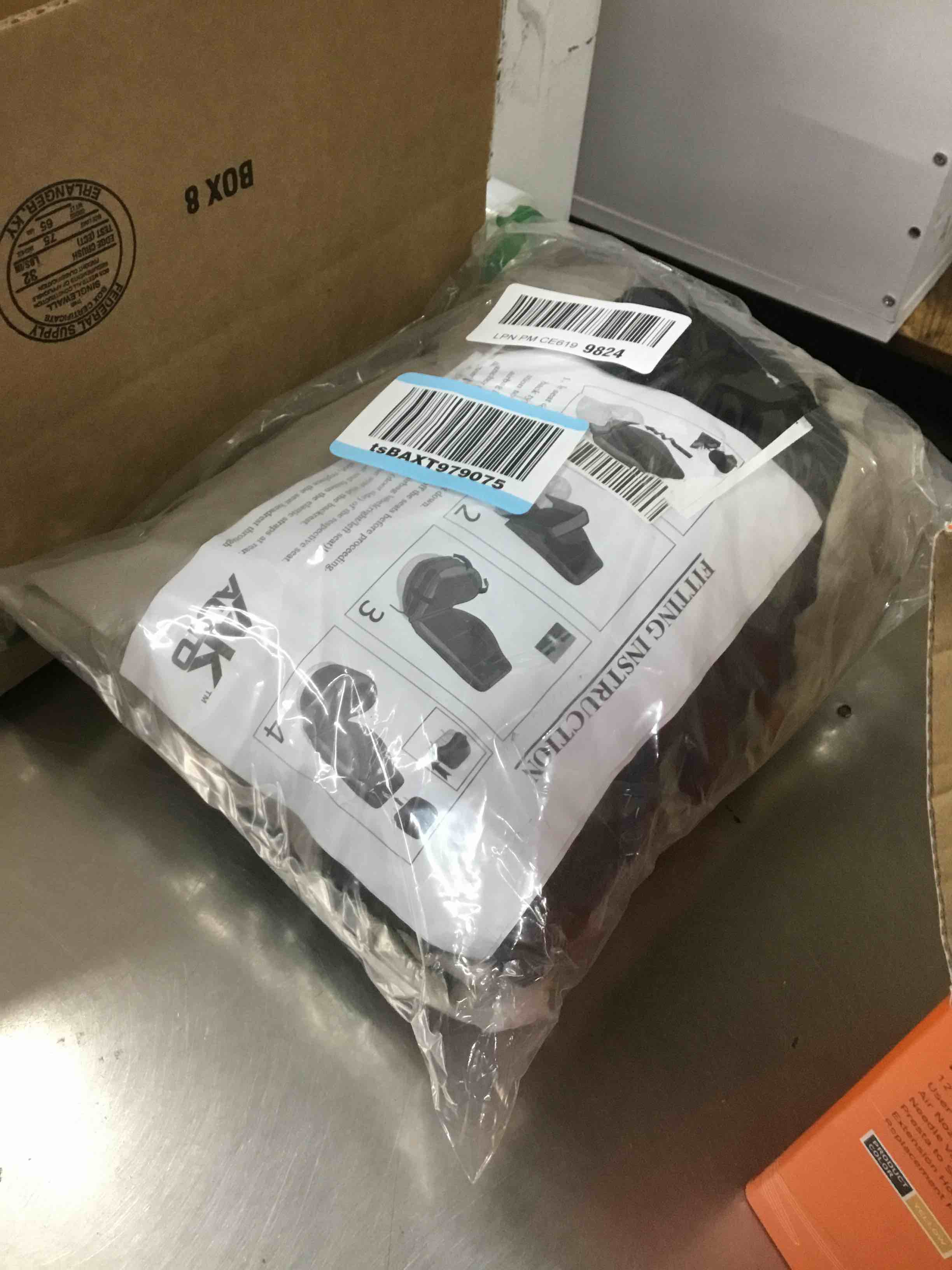 https://s3.amazonaws.com/lotting-images-prod/bidfta/BLU4853662_1708719734416.jpeg