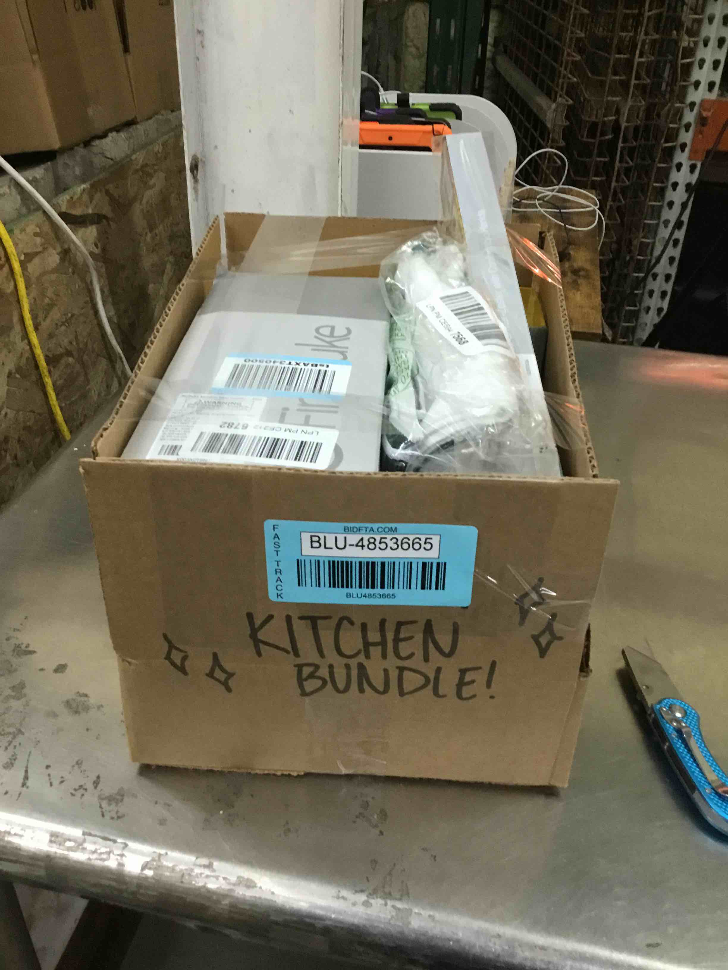 https://s3.amazonaws.com/lotting-images-prod/bidfta/BLU4853665_1708720726401.jpeg