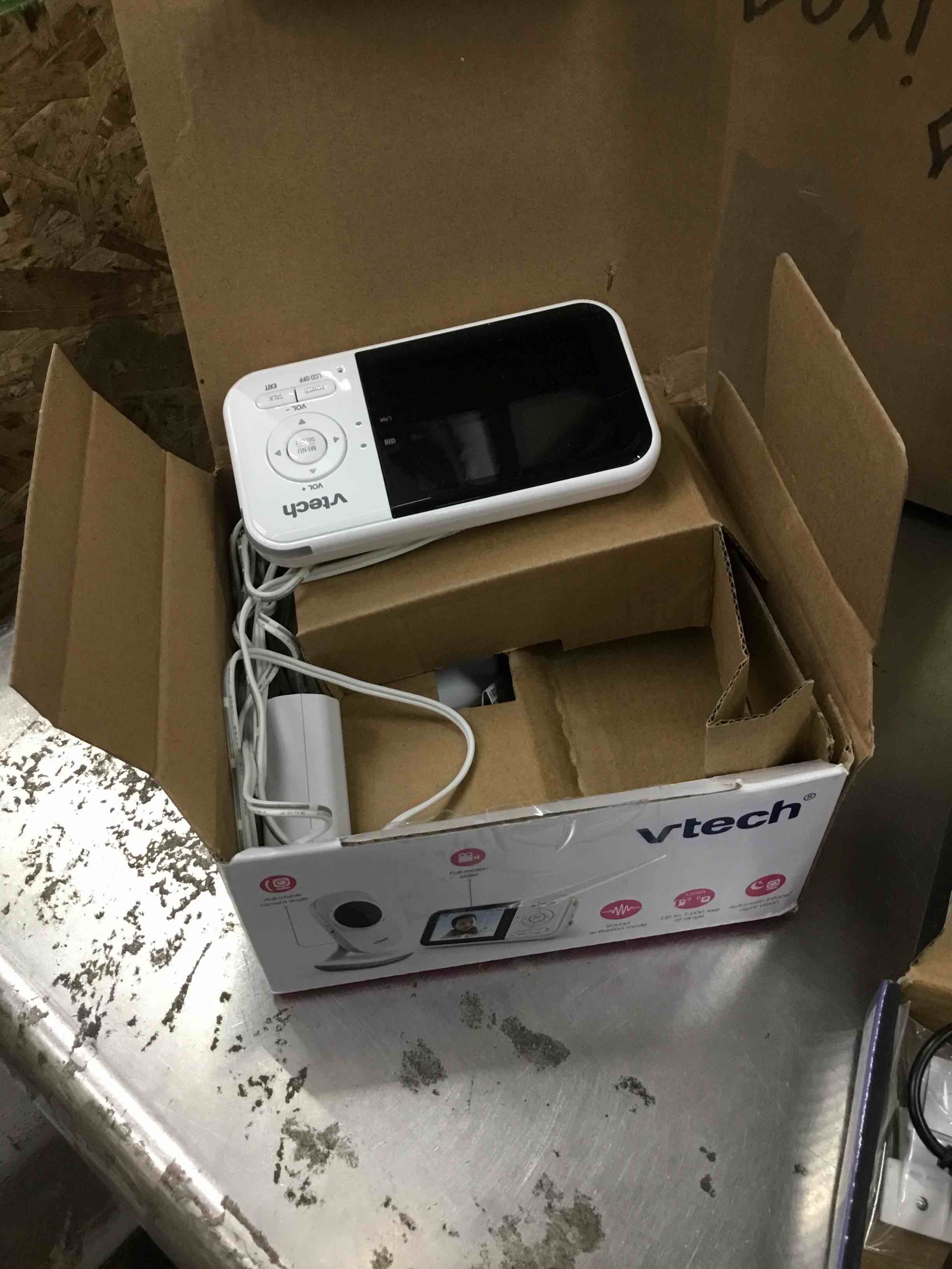 https://s3.amazonaws.com/lotting-images-prod/bidfta/BLU4853669_1708722801697.jpeg