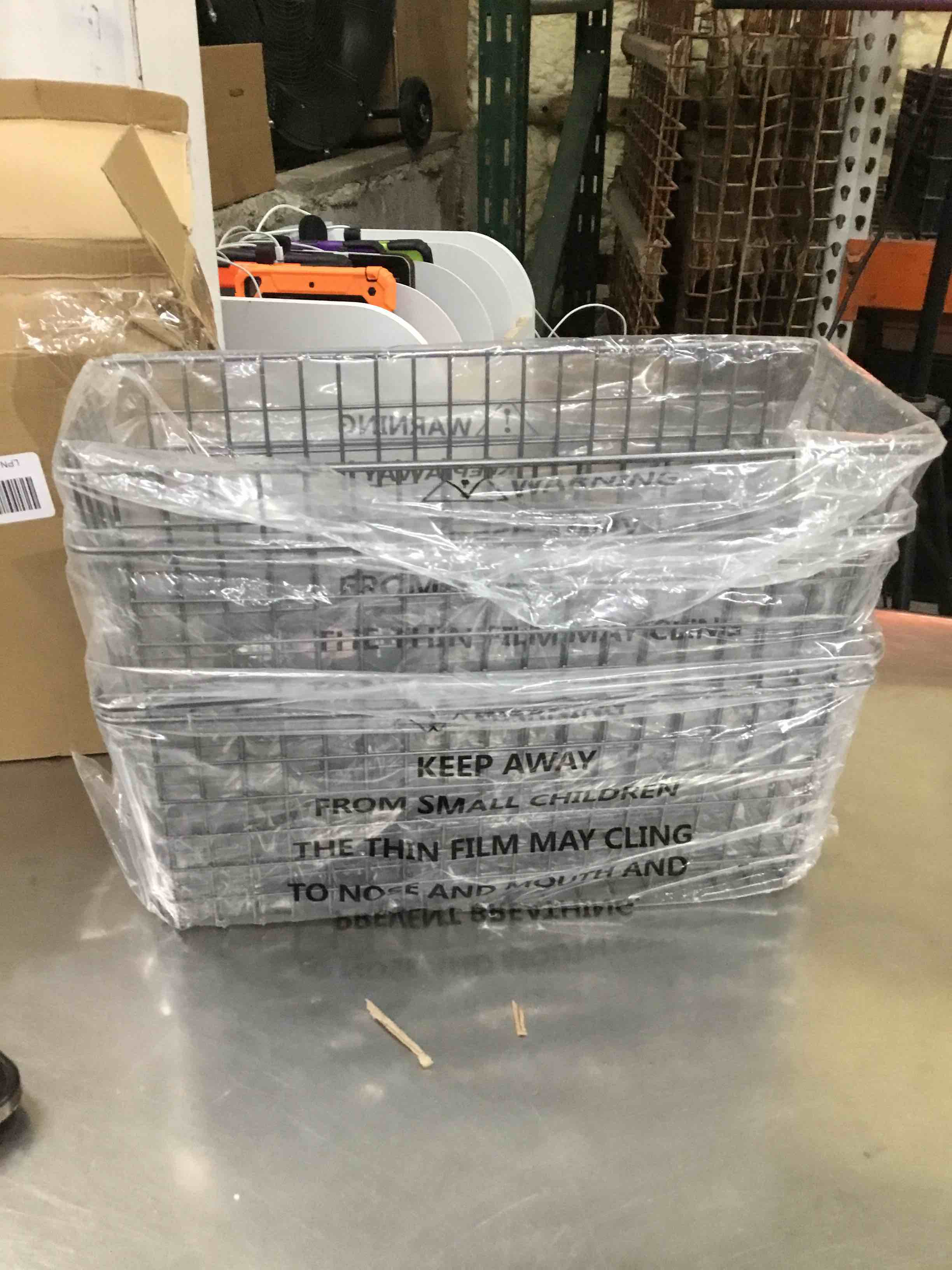 https://s3.amazonaws.com/lotting-images-prod/bidfta/BLU4853674_1708723679596.jpeg