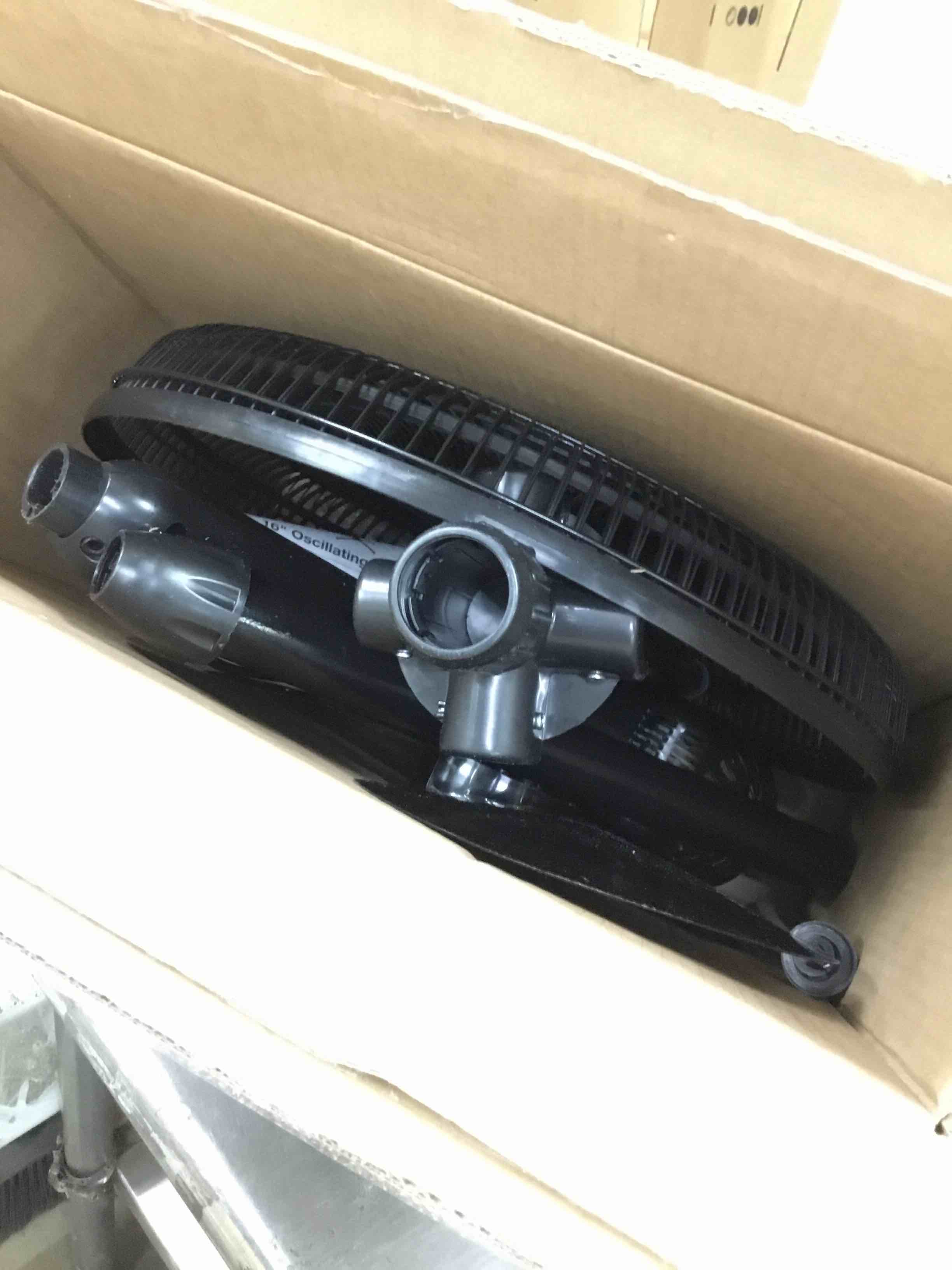 https://s3.amazonaws.com/lotting-images-prod/bidfta/BLU4853678_1708724323763.jpeg
