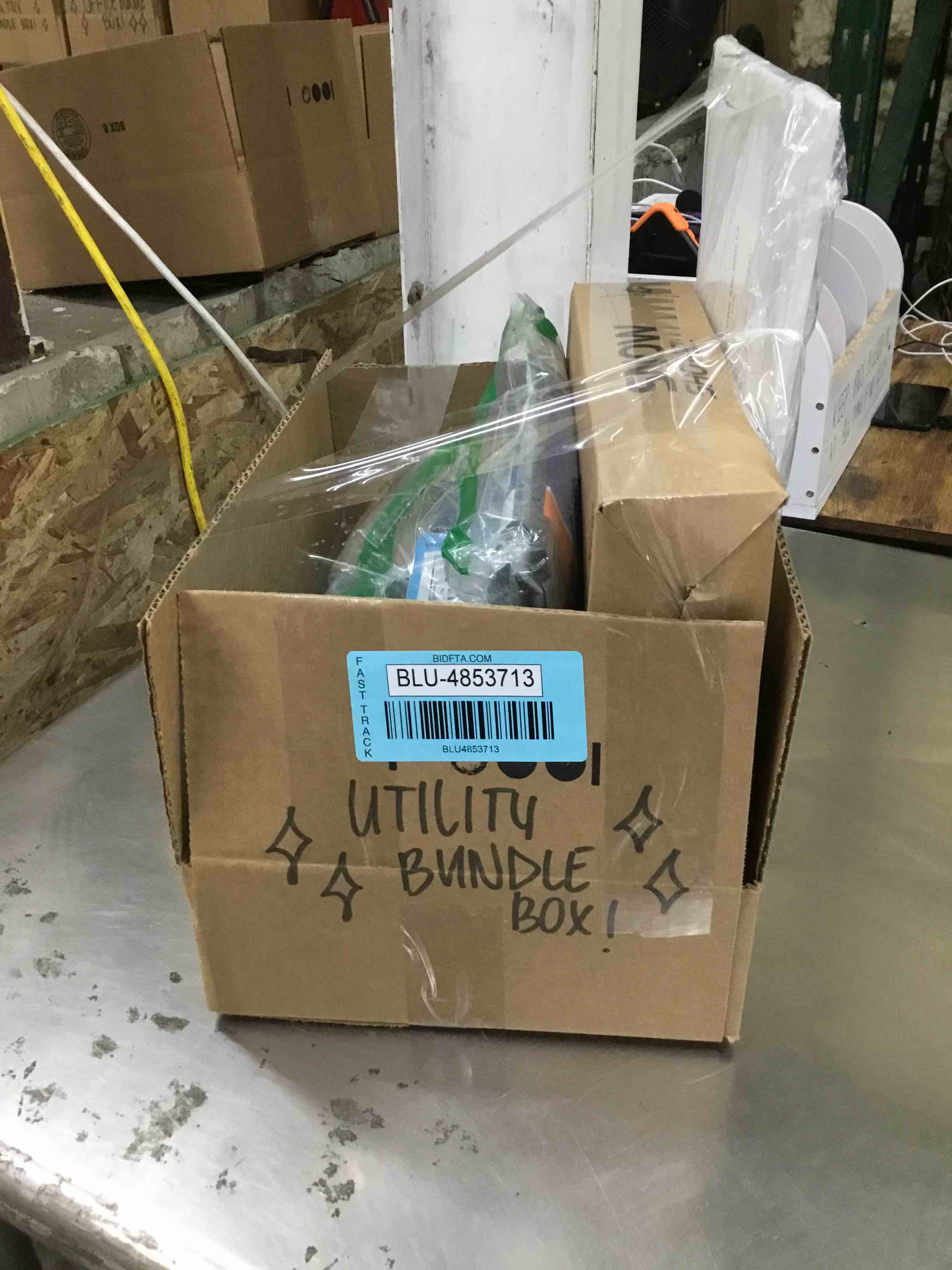https://s3.amazonaws.com/lotting-images-prod/bidfta/BLU4853713_1708958705632.jpeg