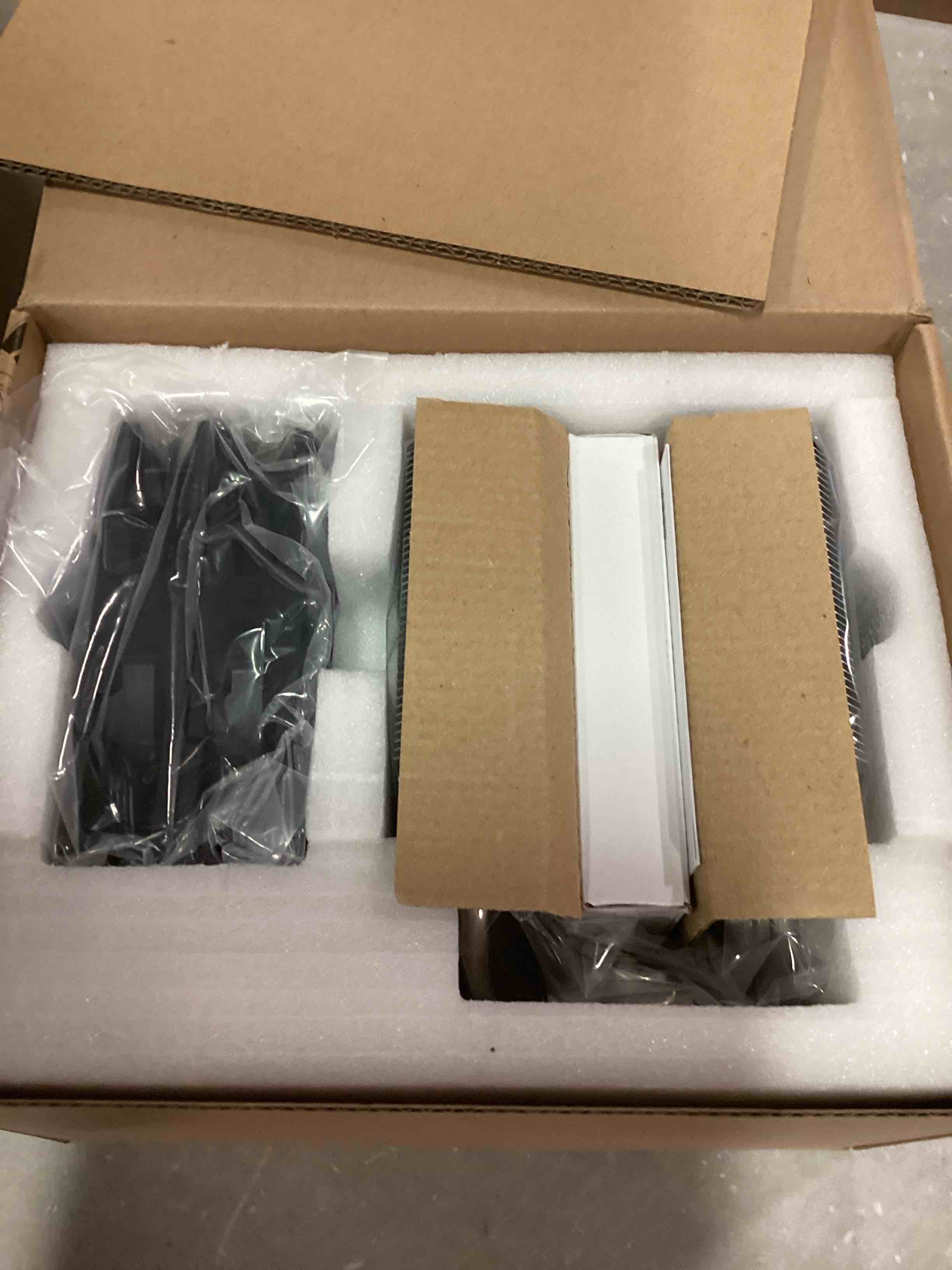 https://s3.amazonaws.com/lotting-images-prod/bidfta/BLU4855215_1721478546530.jpeg