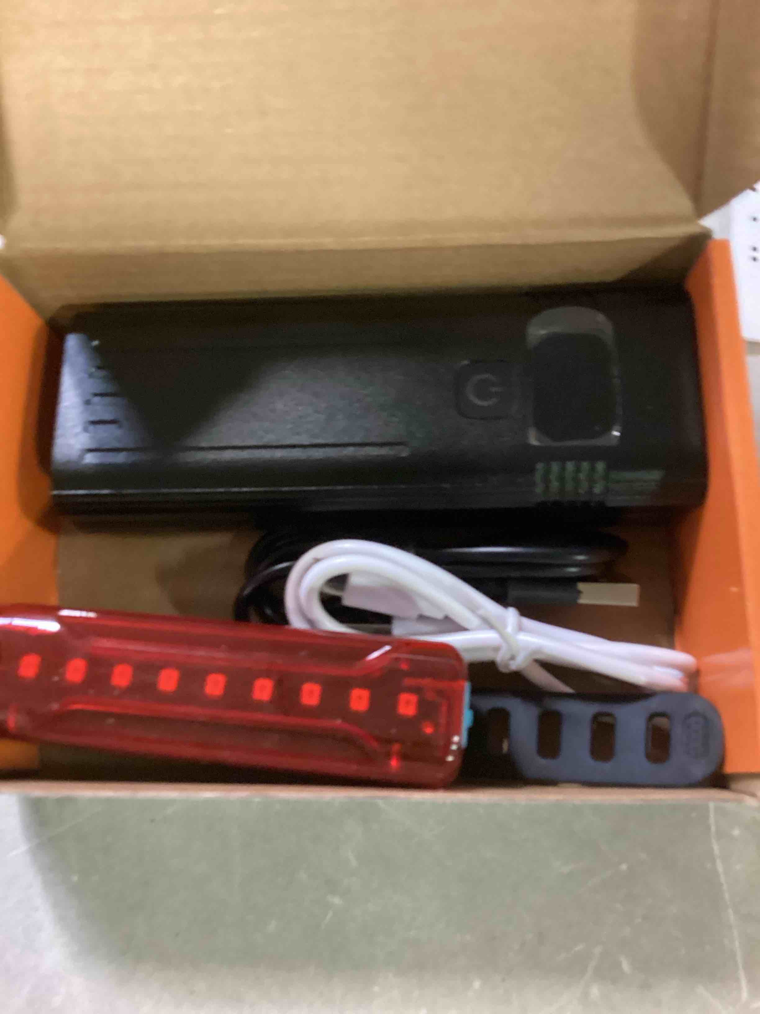 https://s3.amazonaws.com/lotting-images-prod/bidfta/BLU4855792_1721758995774.jpeg