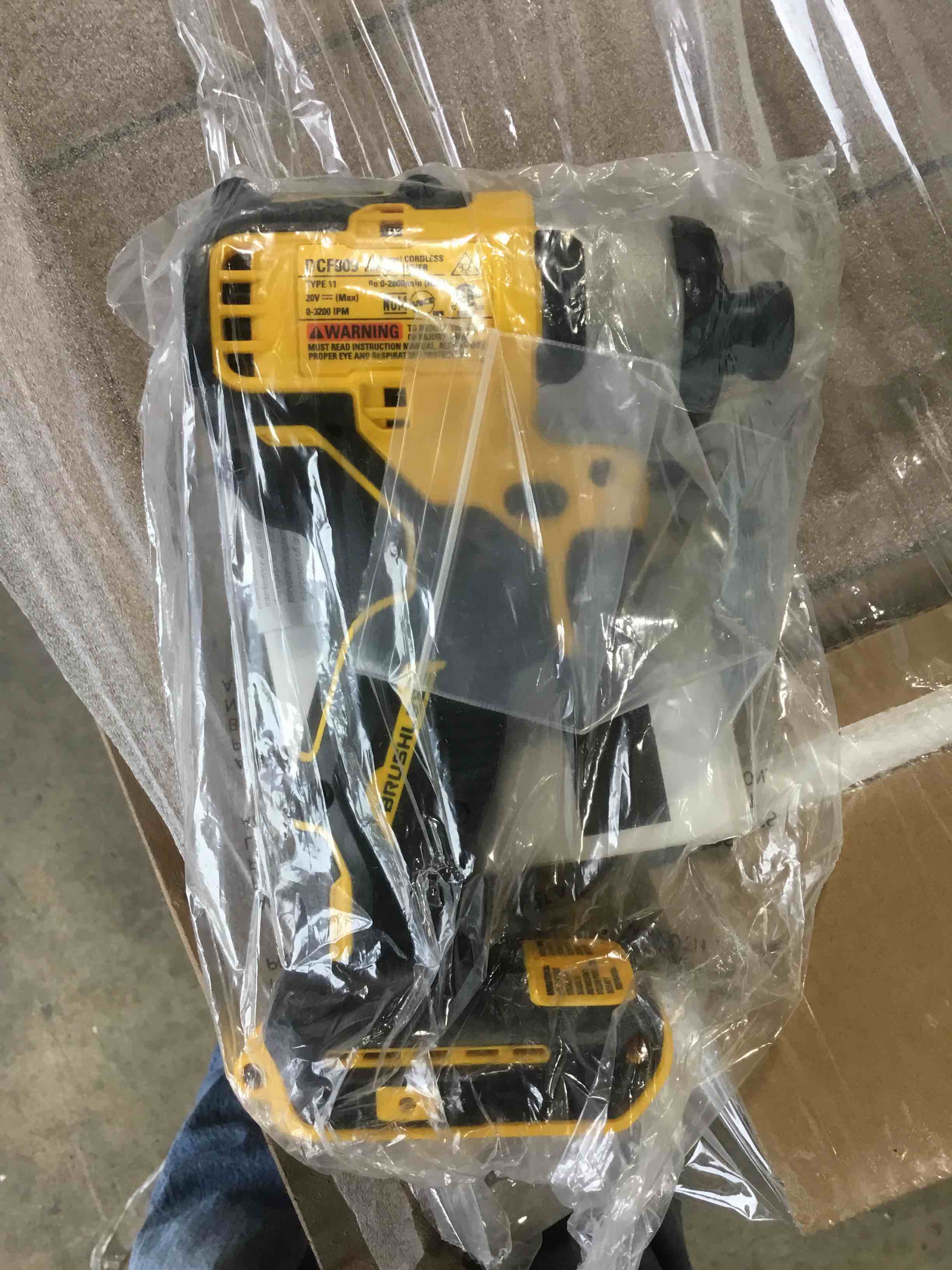 https://s3.amazonaws.com/lotting-images-prod/bidfta/BLU4862180_1686926157595.jpeg