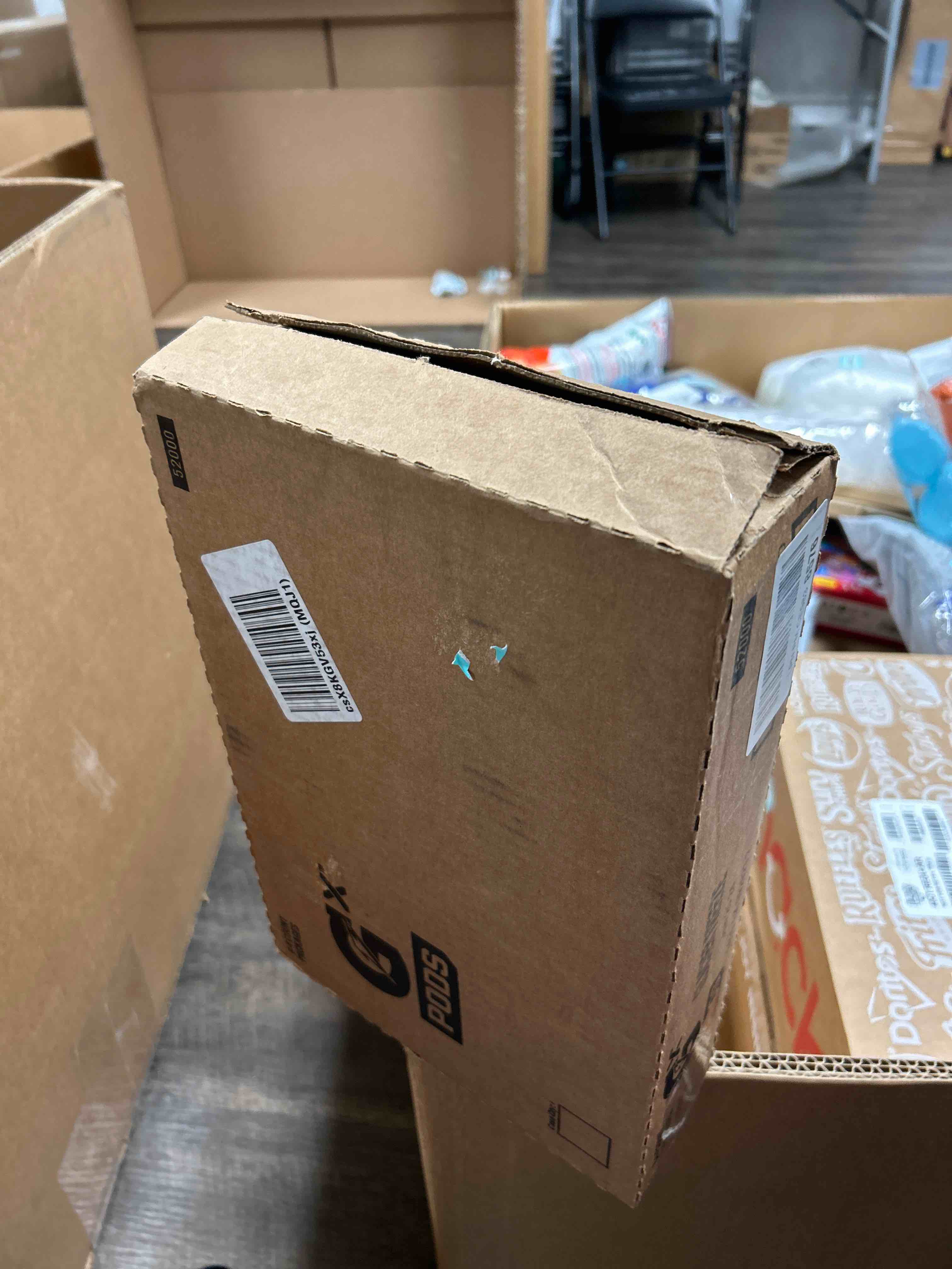 https://s3.amazonaws.com/lotting-images-prod/bidfta/BLU4864477_1724965972737.jpeg