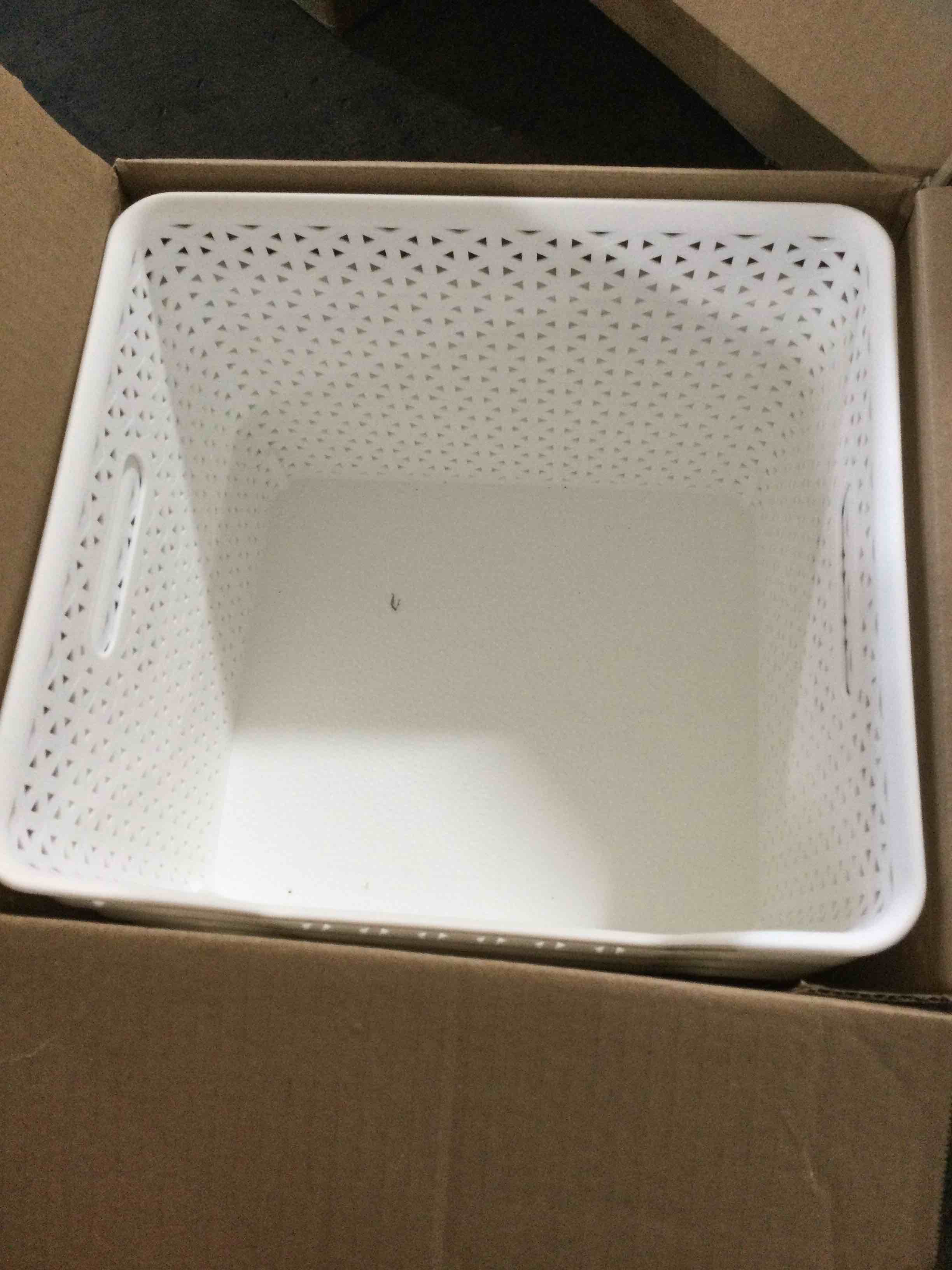 https://s3.amazonaws.com/lotting-images-prod/bidfta/BLU4866973_1685655889470.jpeg