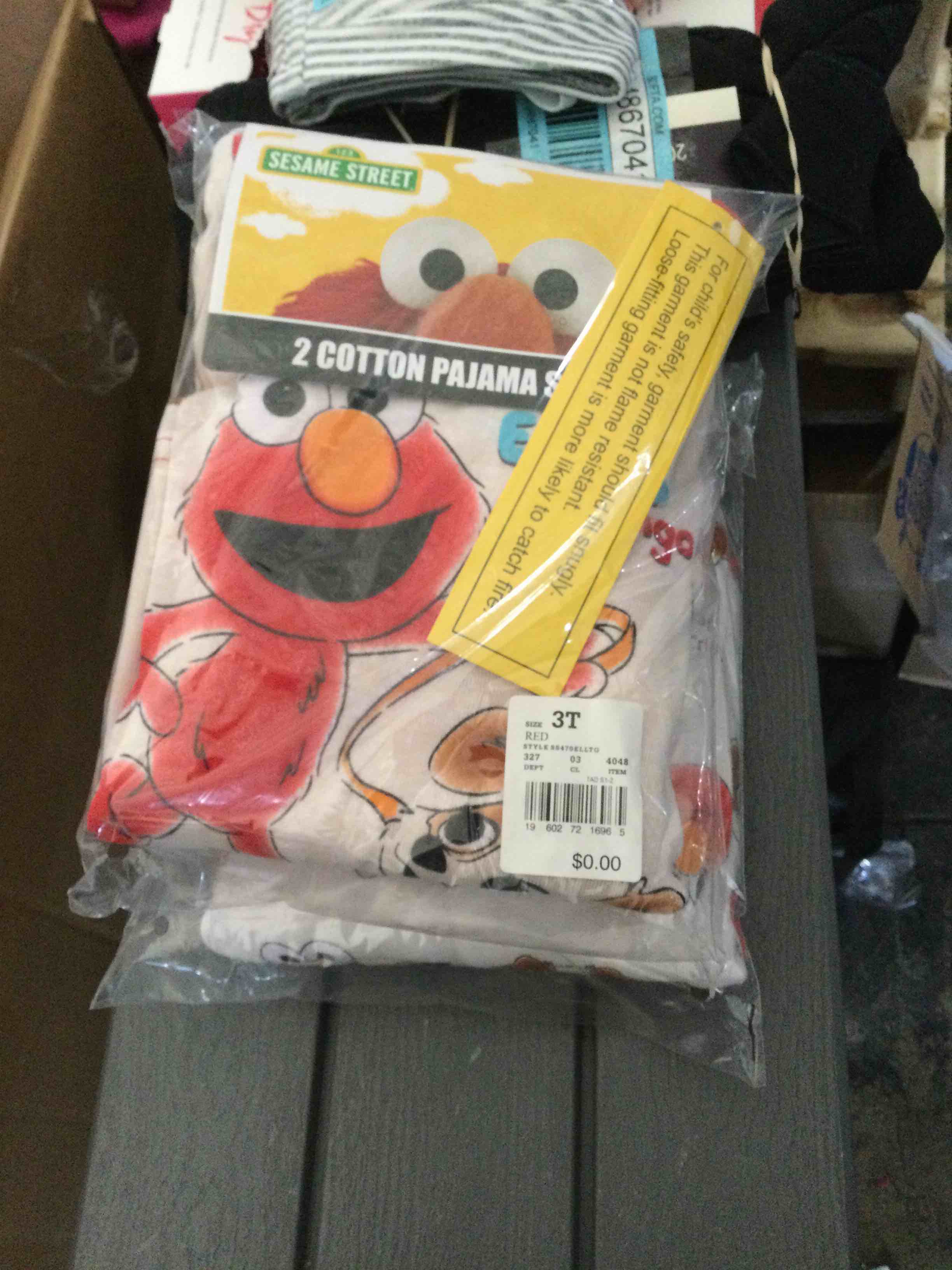 https://s3.amazonaws.com/lotting-images-prod/bidfta/BLU4867039_1685724389870.jpeg